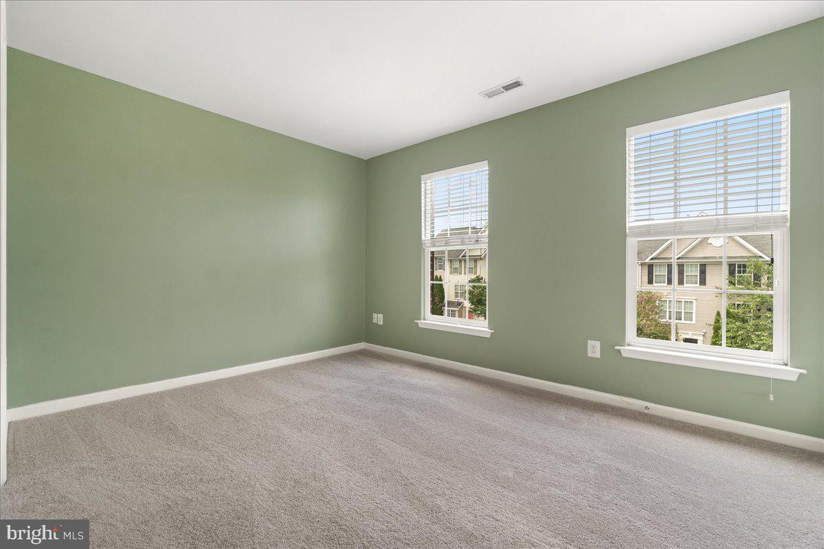 BALLENGER CREEK CENTER POND - Residential