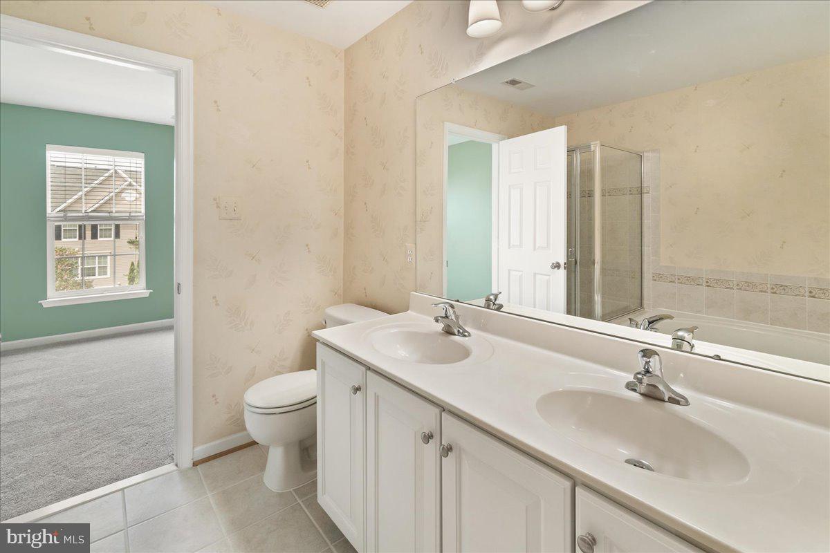 BALLENGER CREEK CENTER POND - Residential