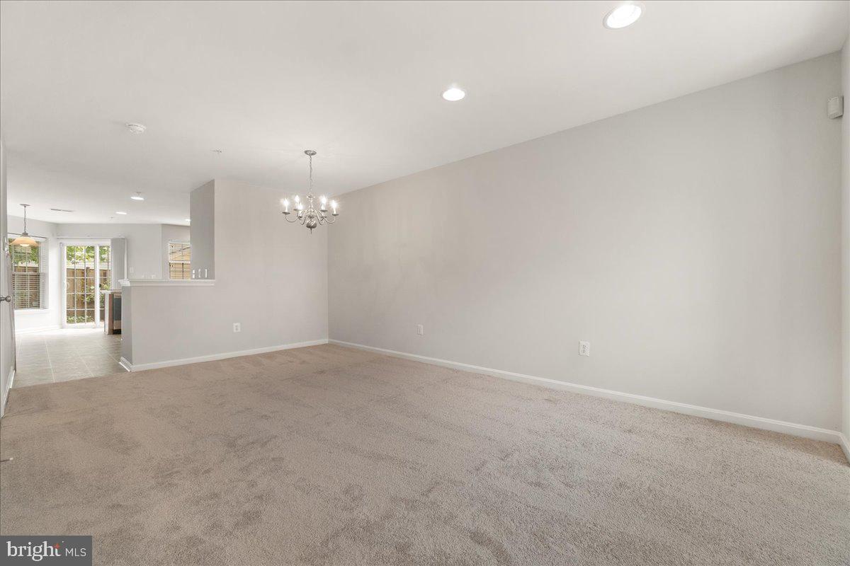 BALLENGER CREEK CENTER POND - Residential