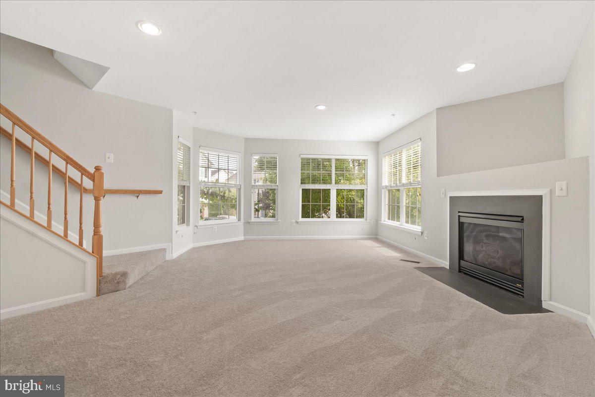 BALLENGER CREEK CENTER POND - Residential