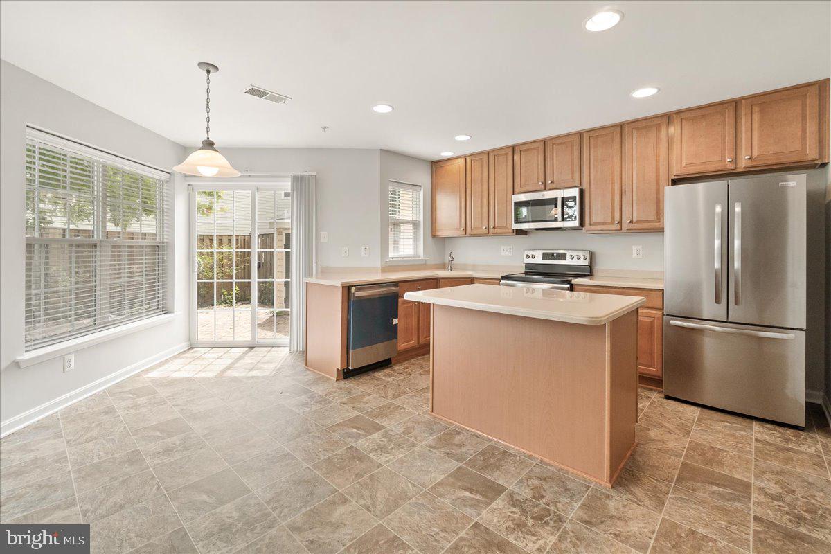 BALLENGER CREEK CENTER POND - Residential