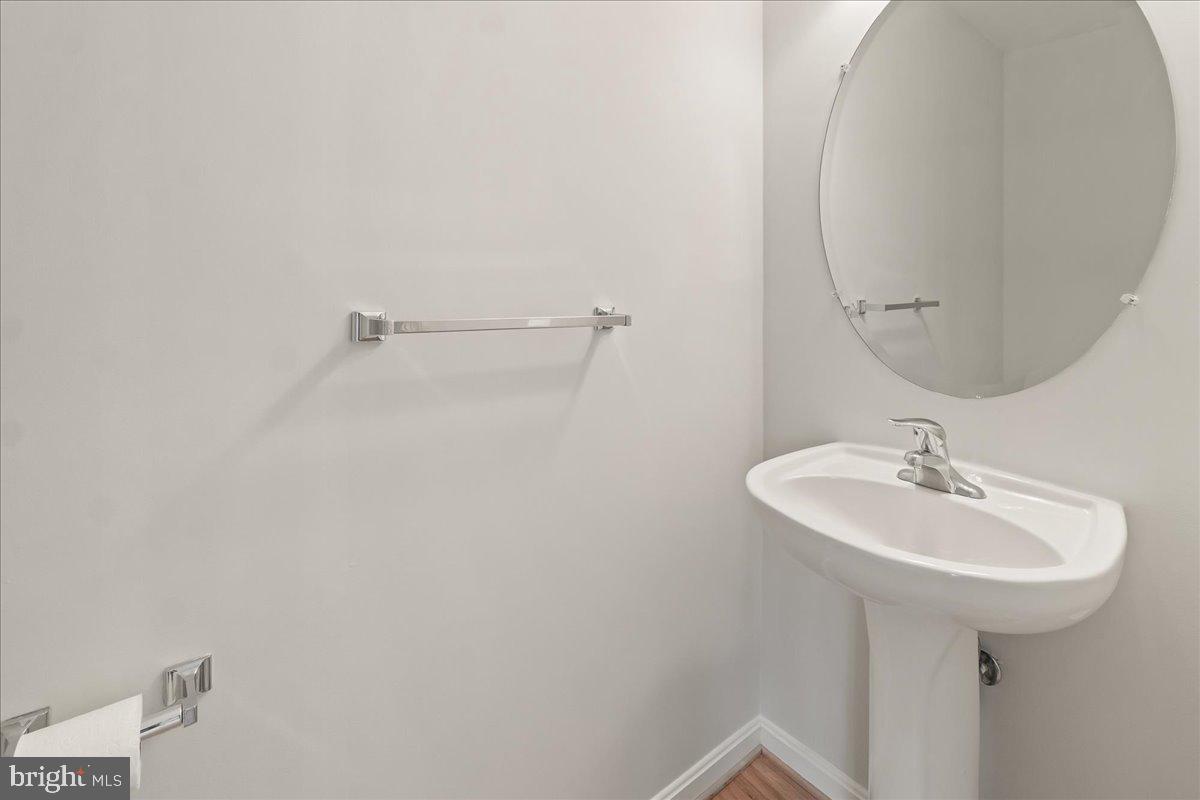 BALLENGER CREEK CENTER POND - Residential