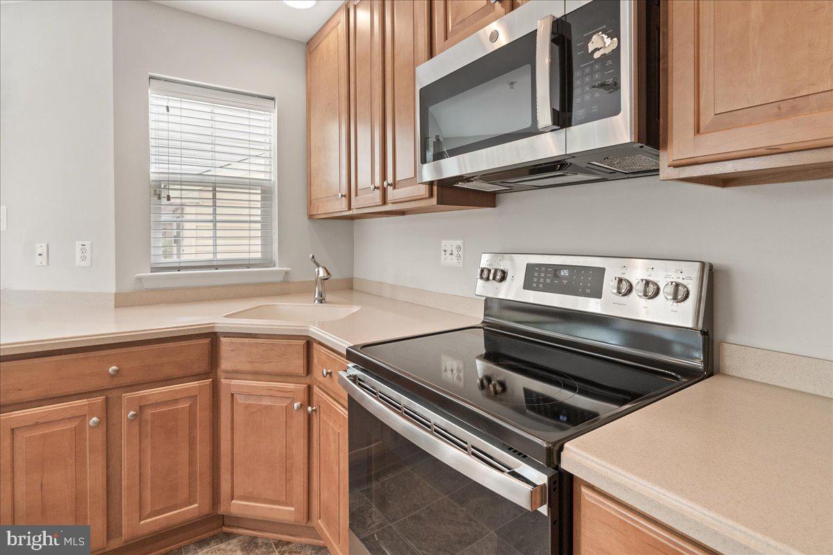 BALLENGER CREEK CENTER POND - Residential