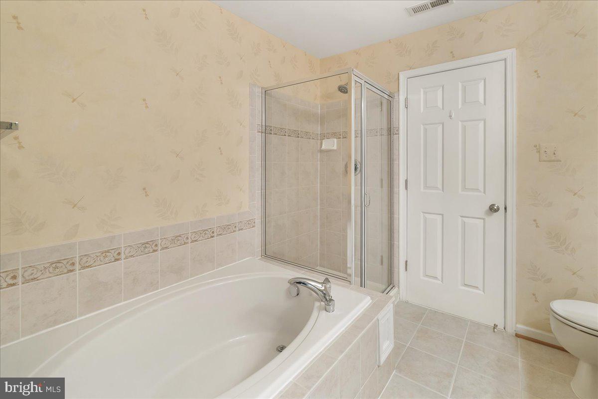 BALLENGER CREEK CENTER POND - Residential