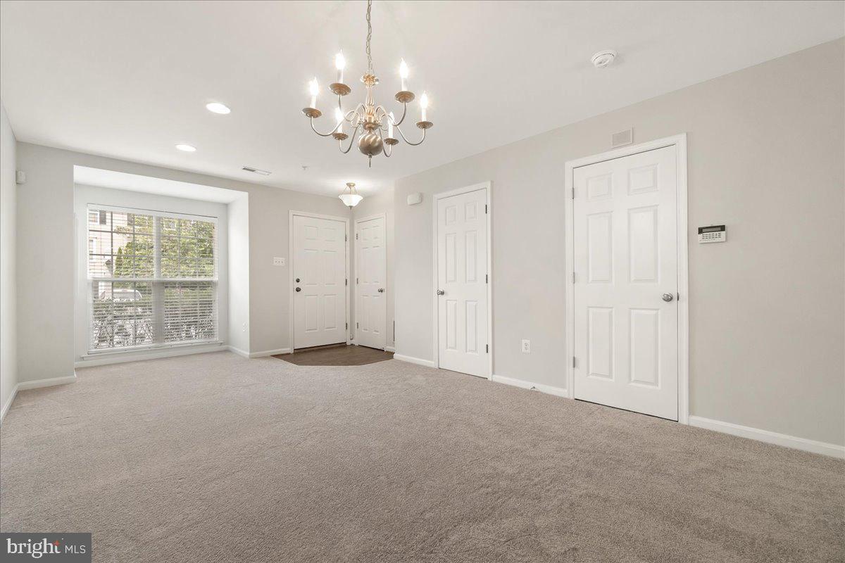 BALLENGER CREEK CENTER POND - Residential