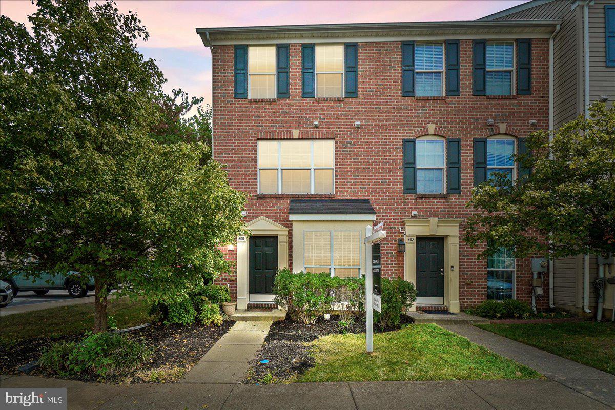 BALLENGER CREEK CENTER POND - Residential
