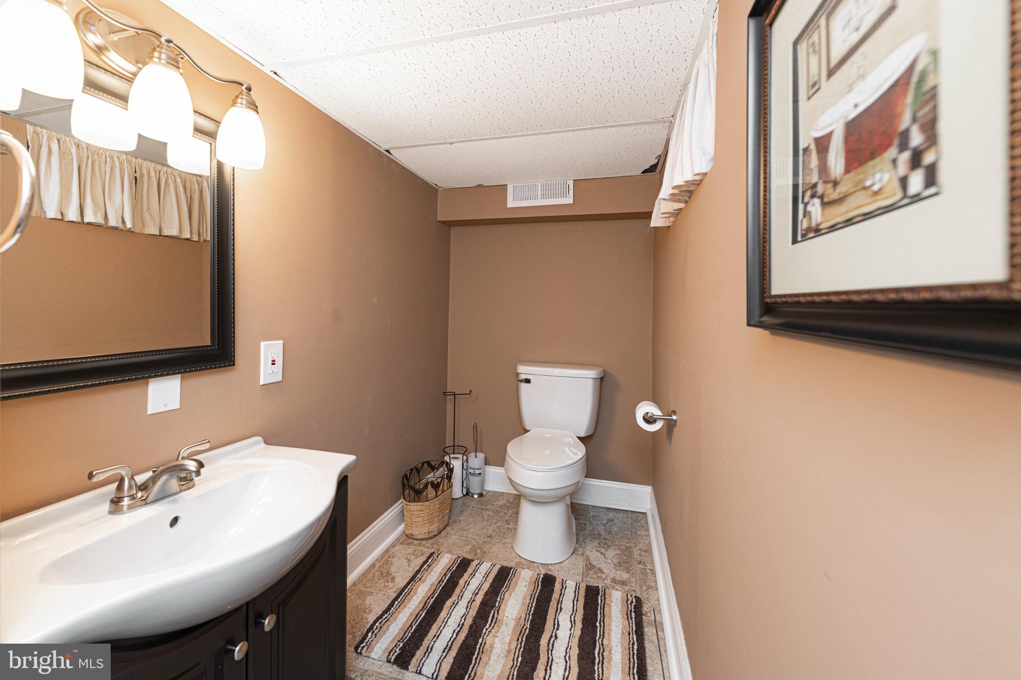 VILLAGE GREEN - Residential