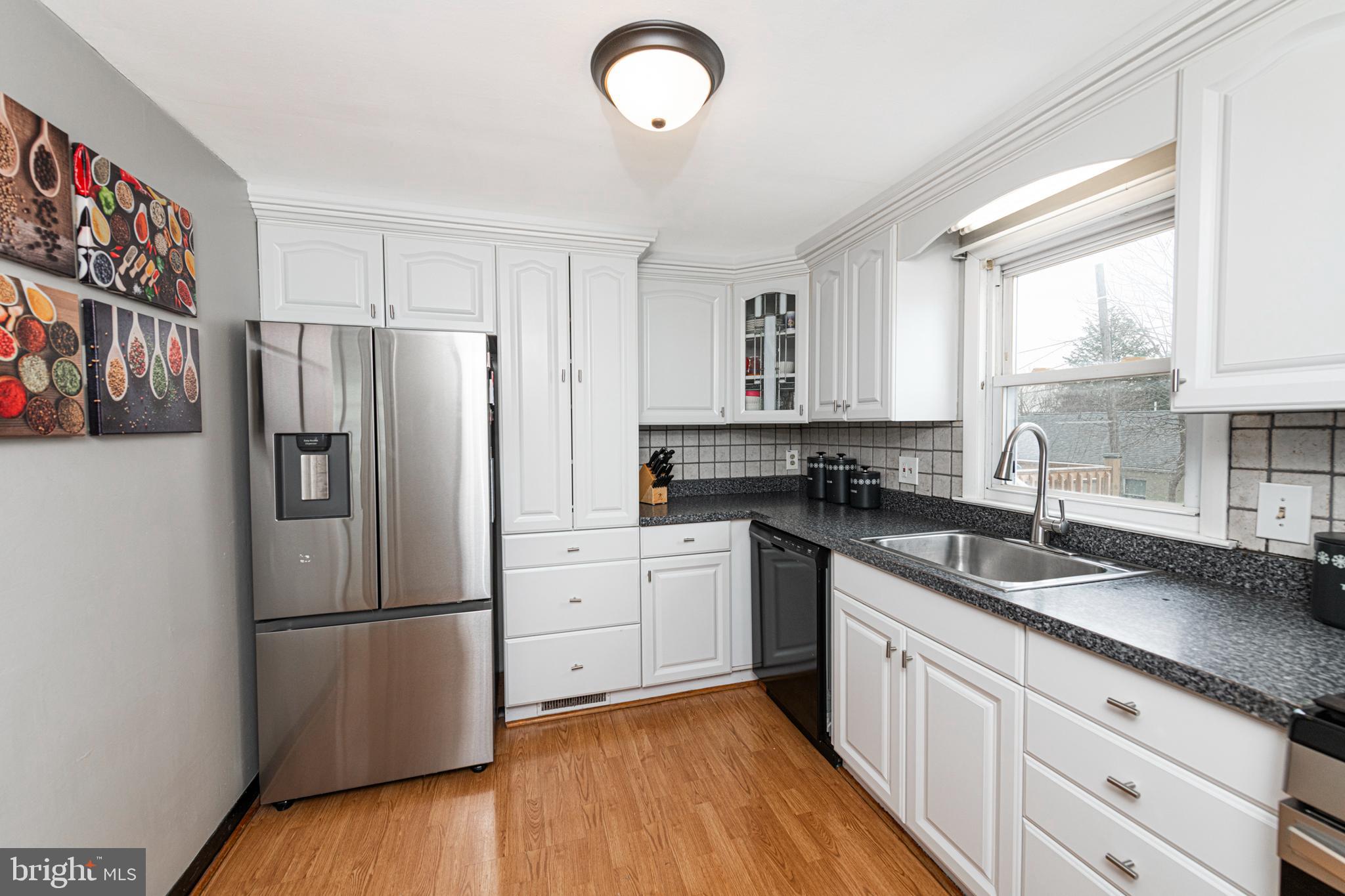 VILLAGE GREEN - Residential