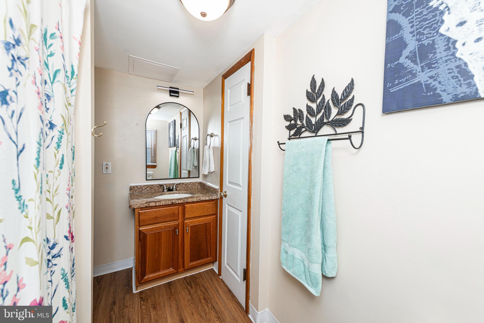 VILLAGE GREEN - Residential