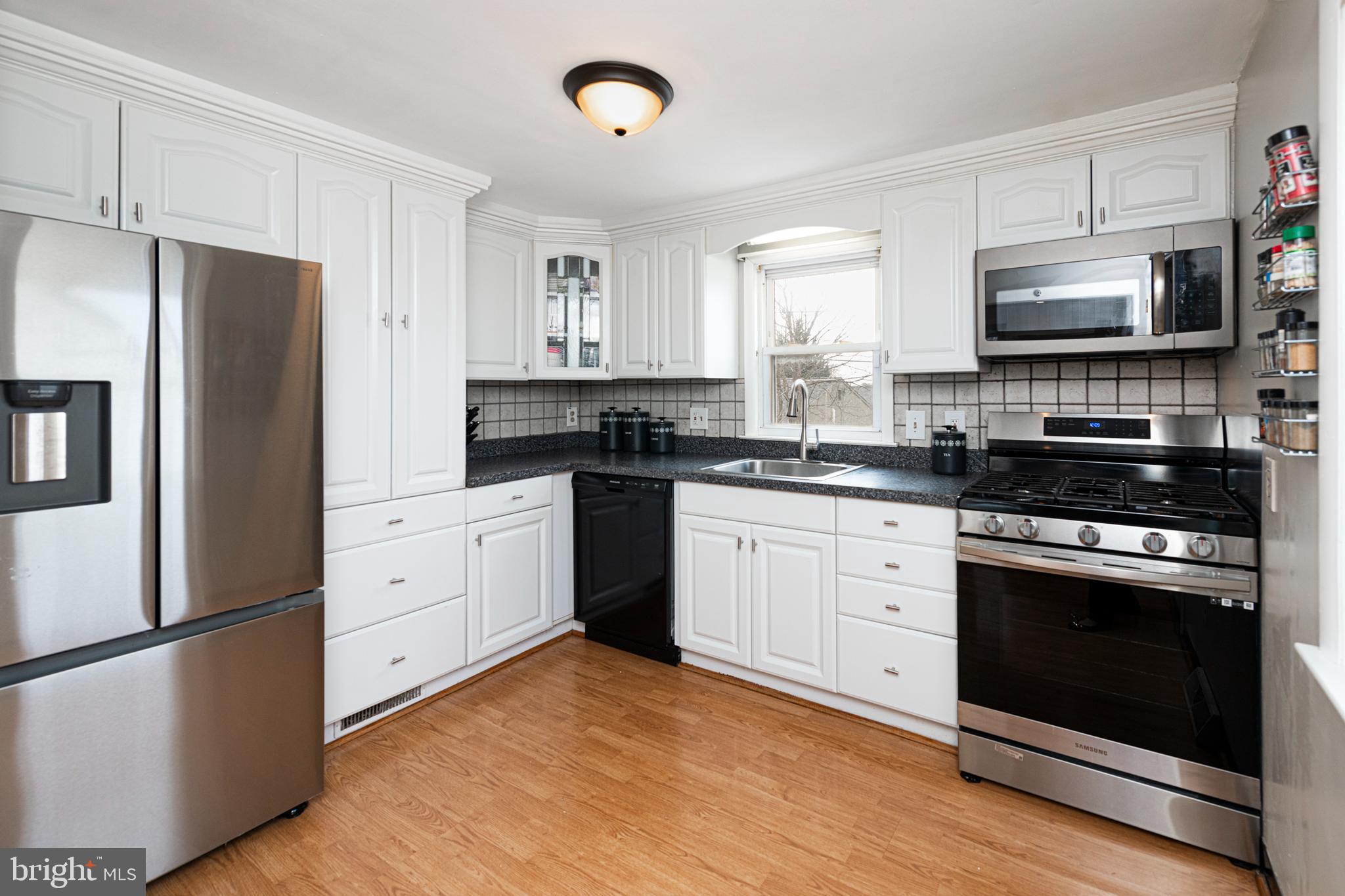 VILLAGE GREEN - Residential