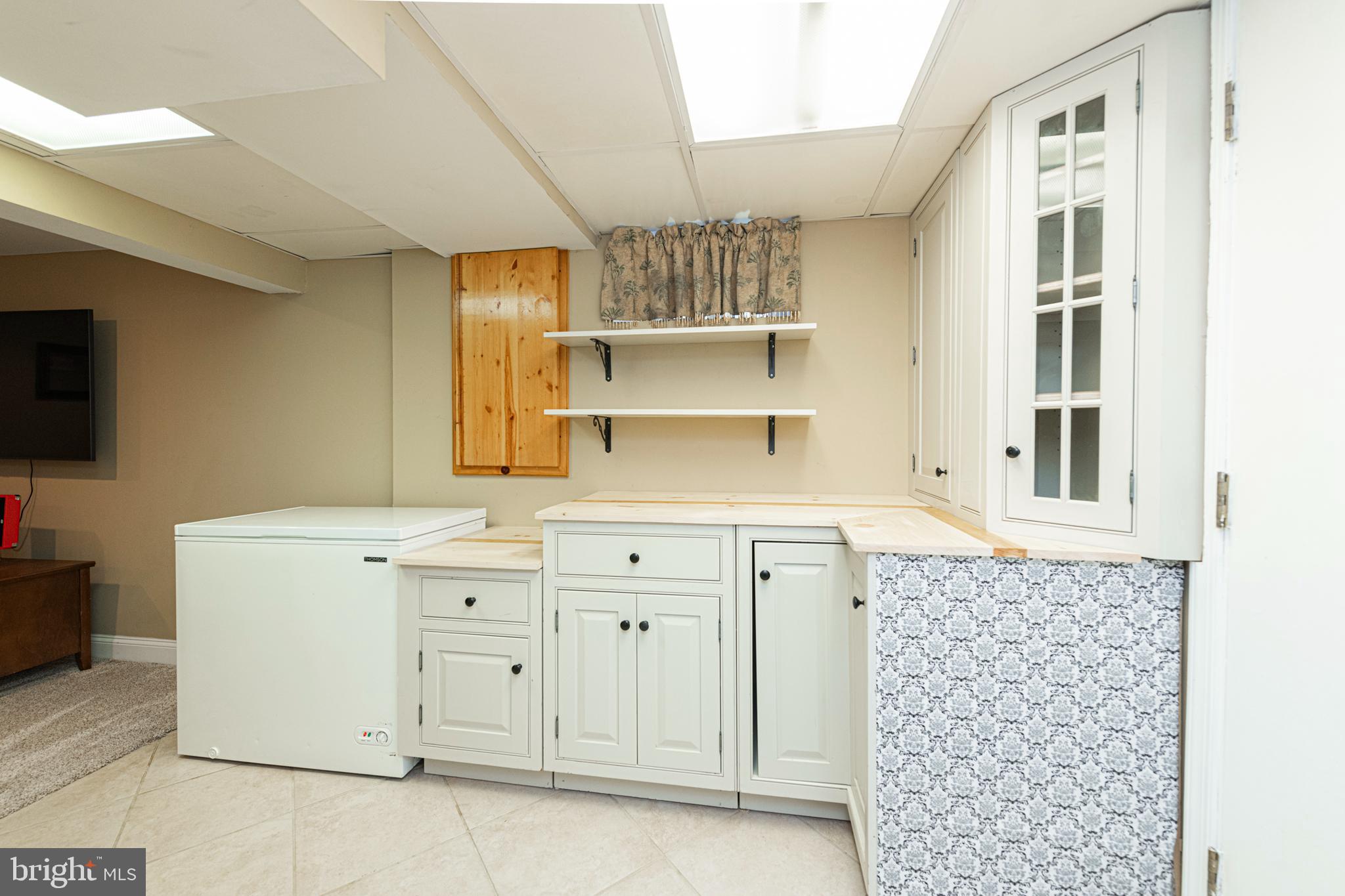 VILLAGE GREEN - Residential