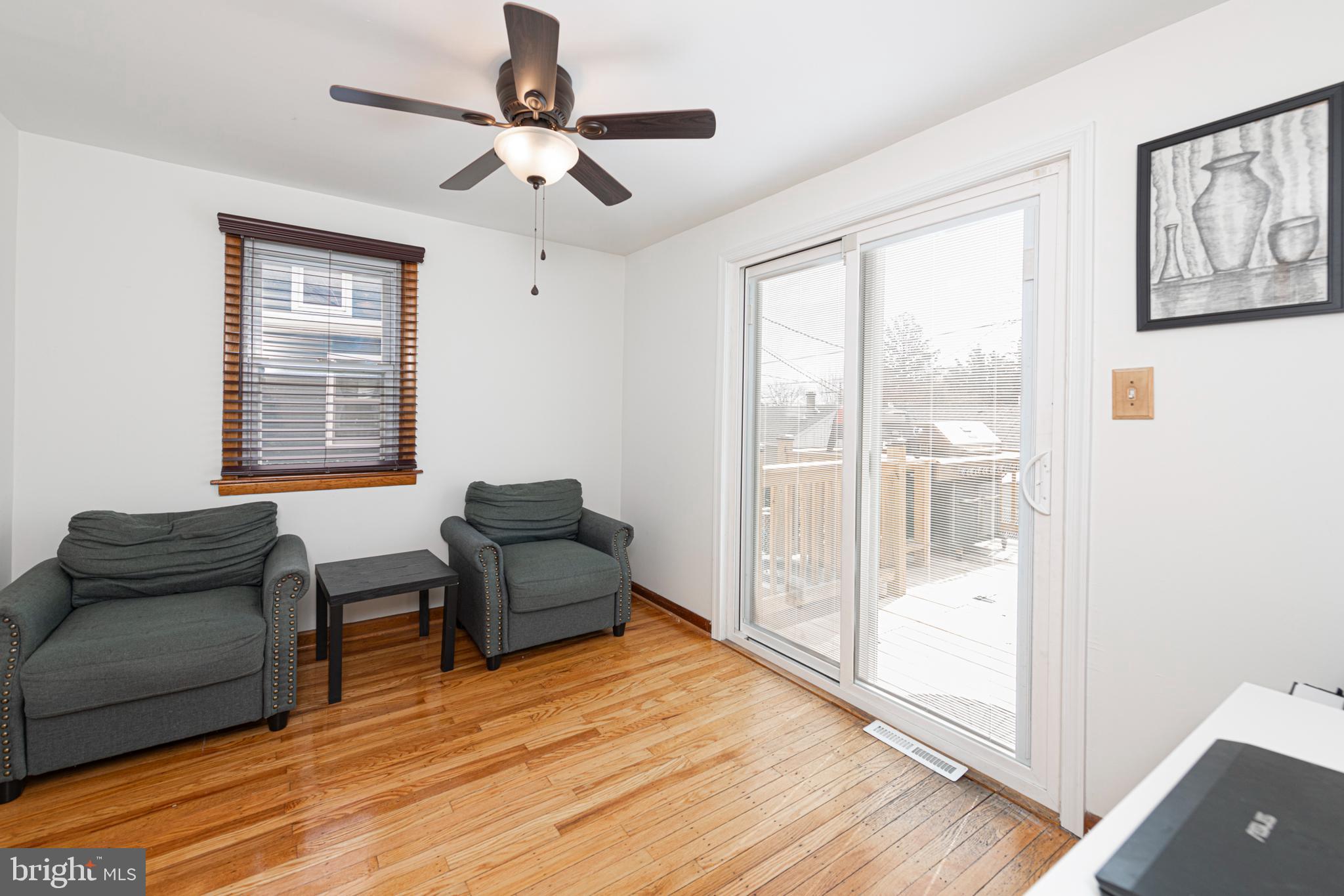 VILLAGE GREEN - Residential