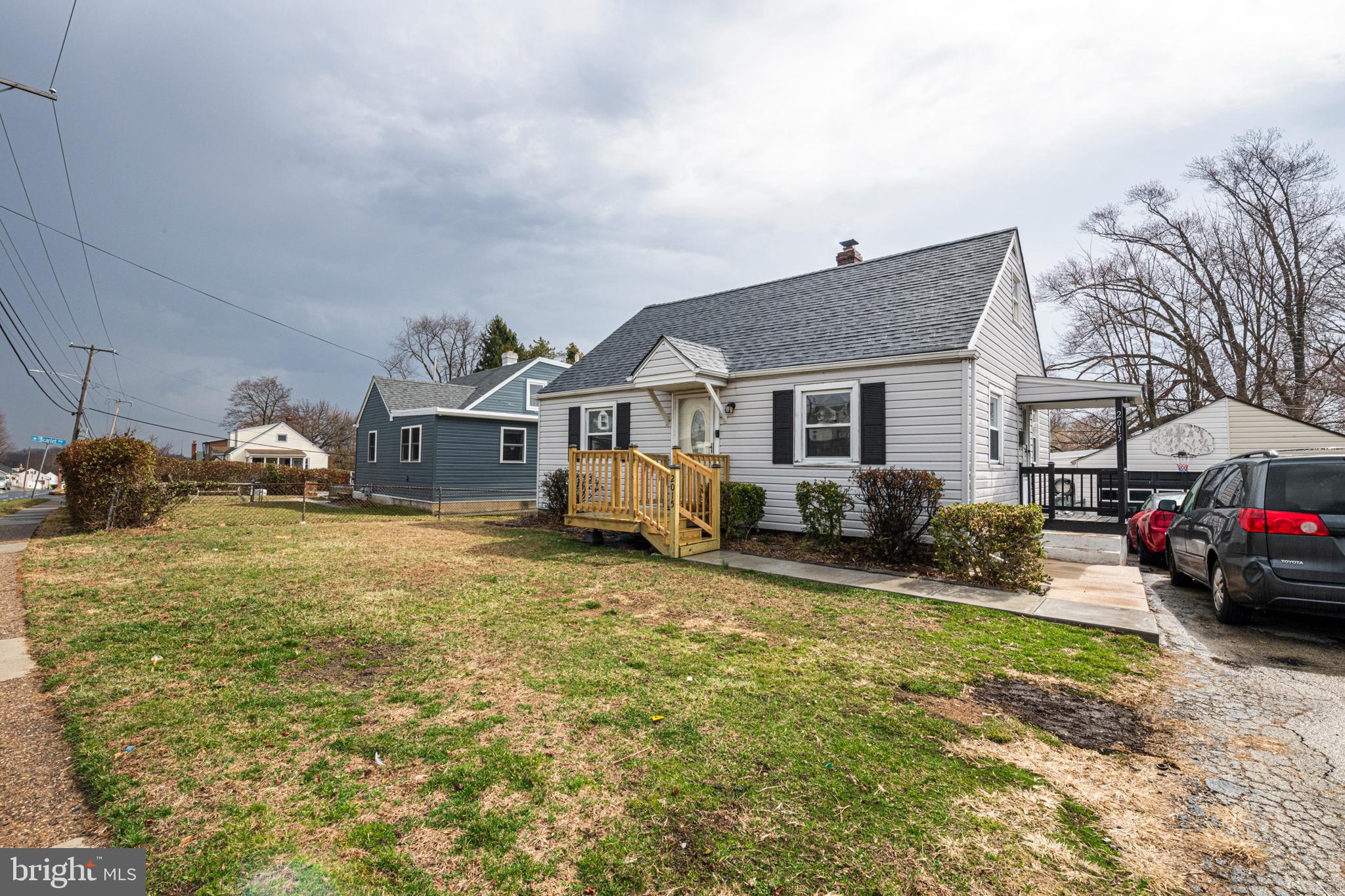 VILLAGE GREEN - Residential