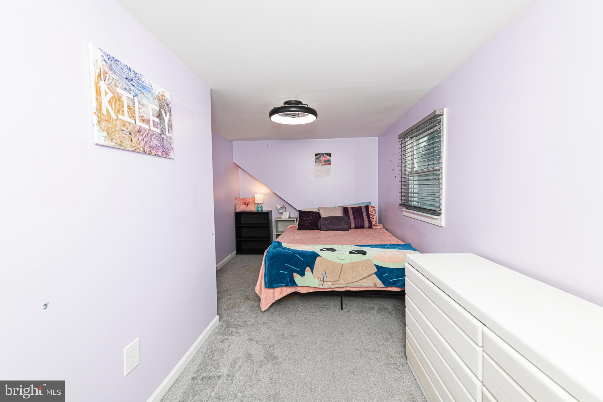 VILLAGE GREEN - Residential