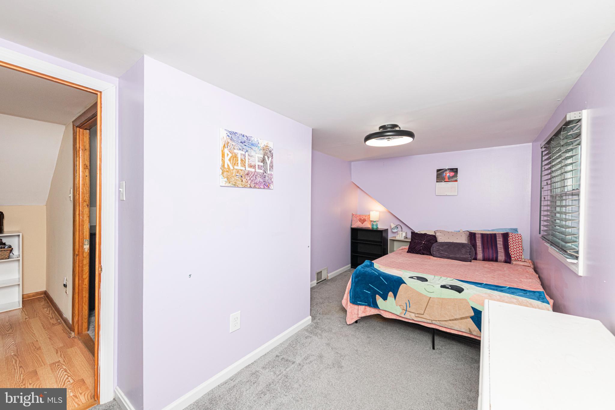 VILLAGE GREEN - Residential