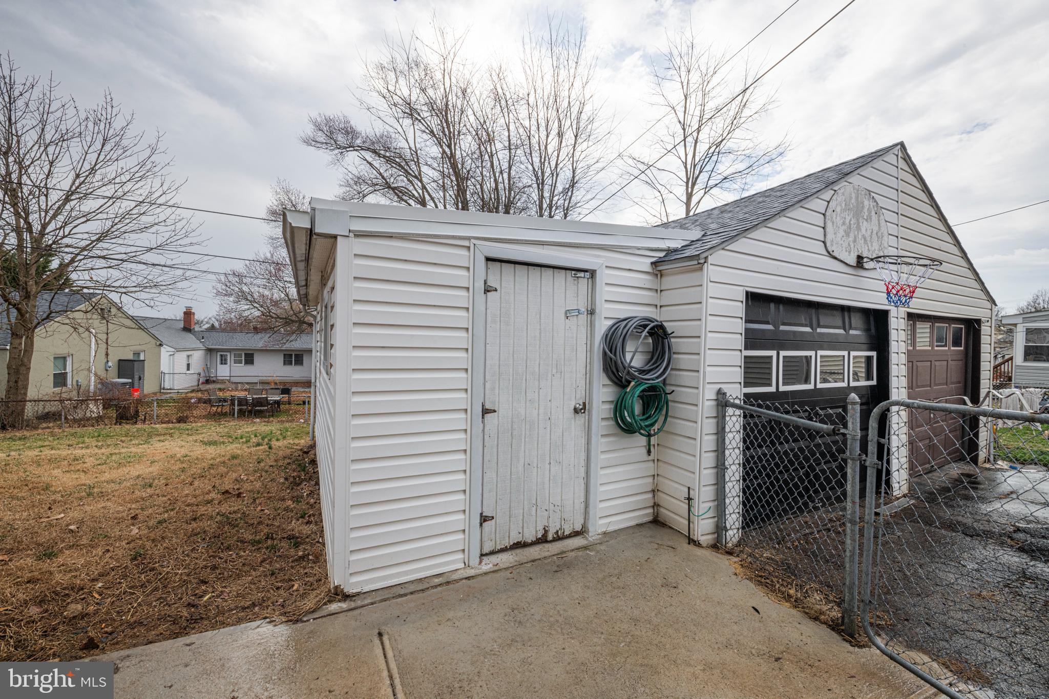 VILLAGE GREEN - Residential