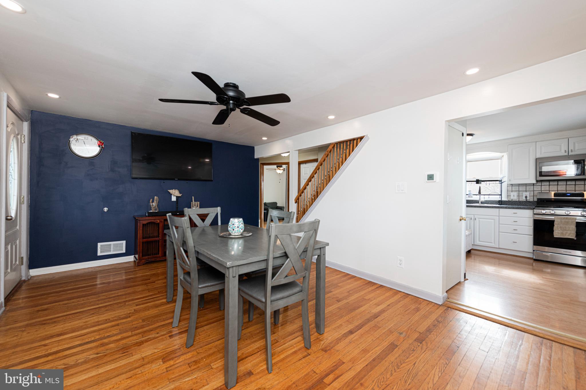 VILLAGE GREEN - Residential