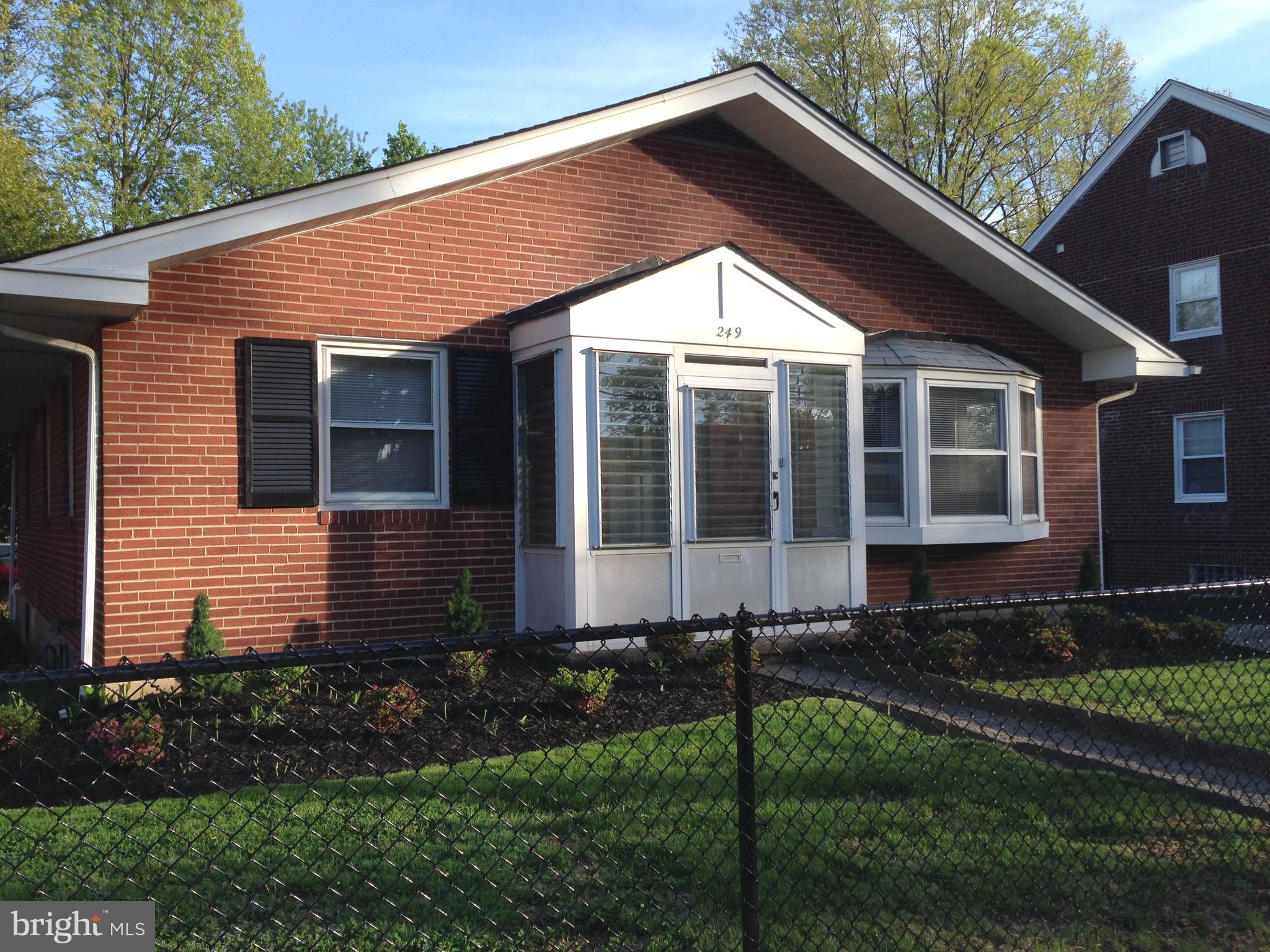 WOODMERE - Residential Lease