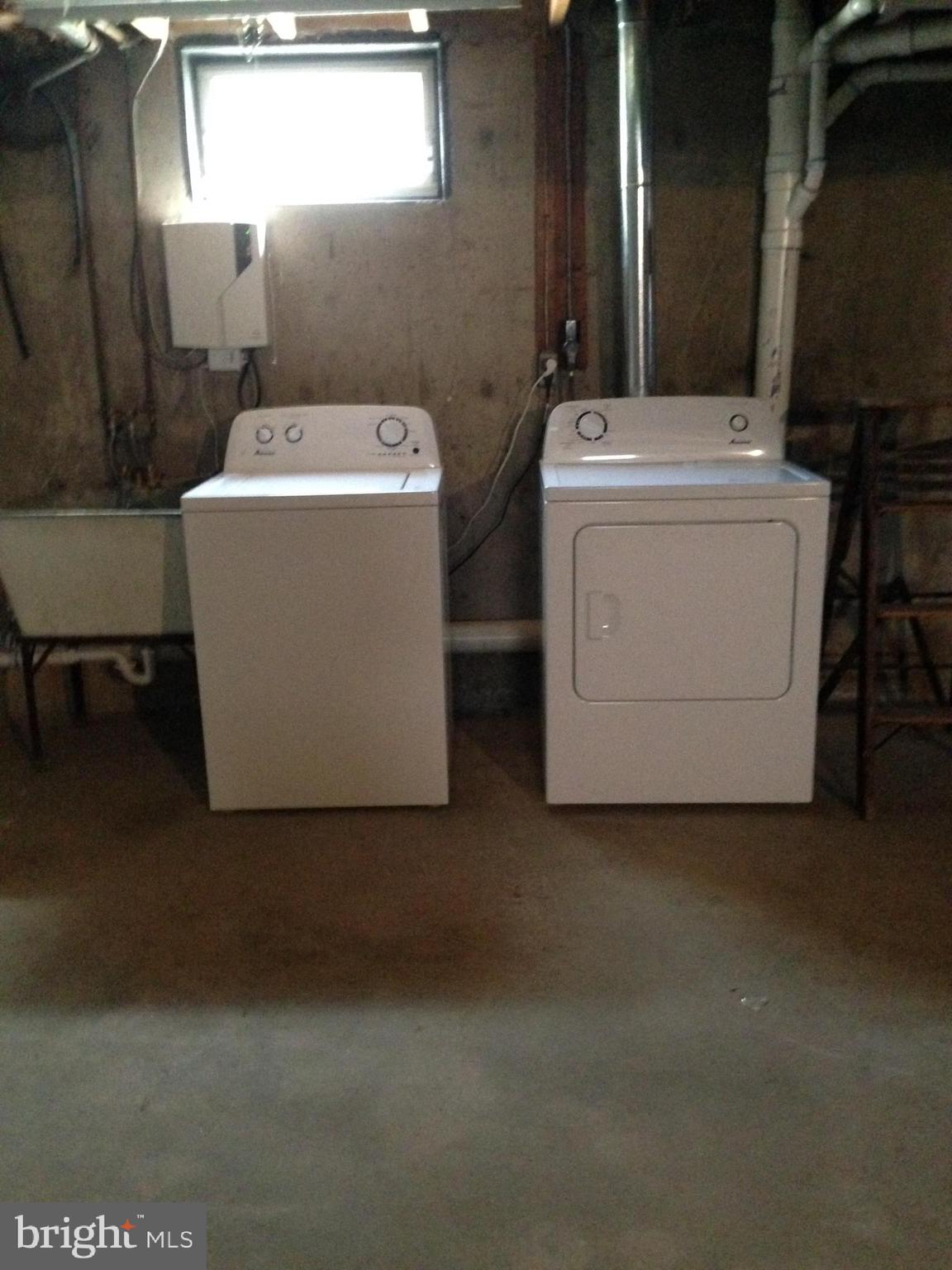 WOODMERE - Residential Lease