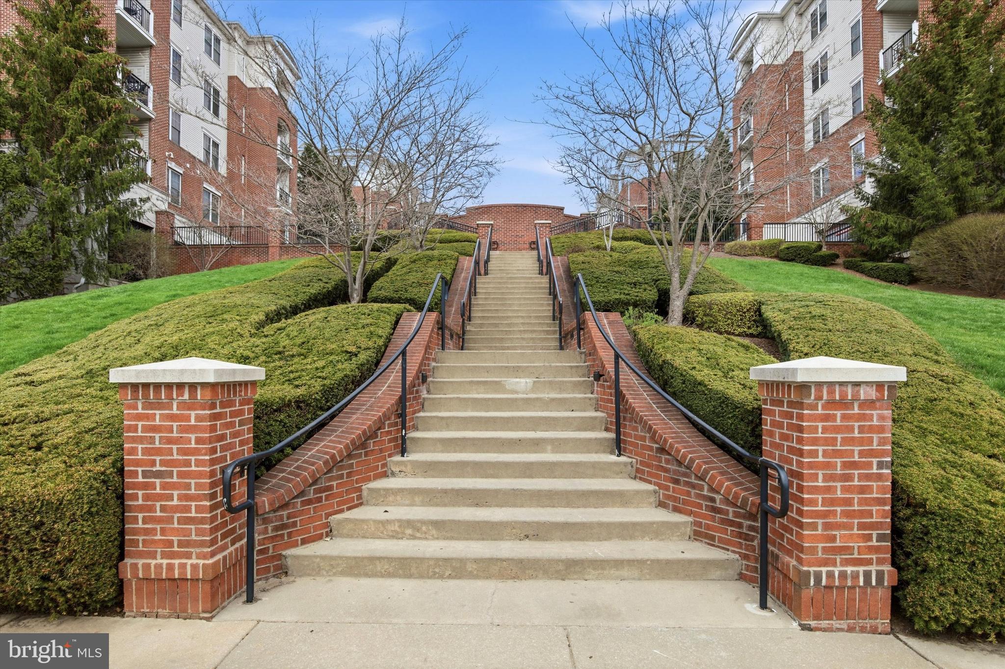 THE GRANDE AT RIVERVIEW - Residential