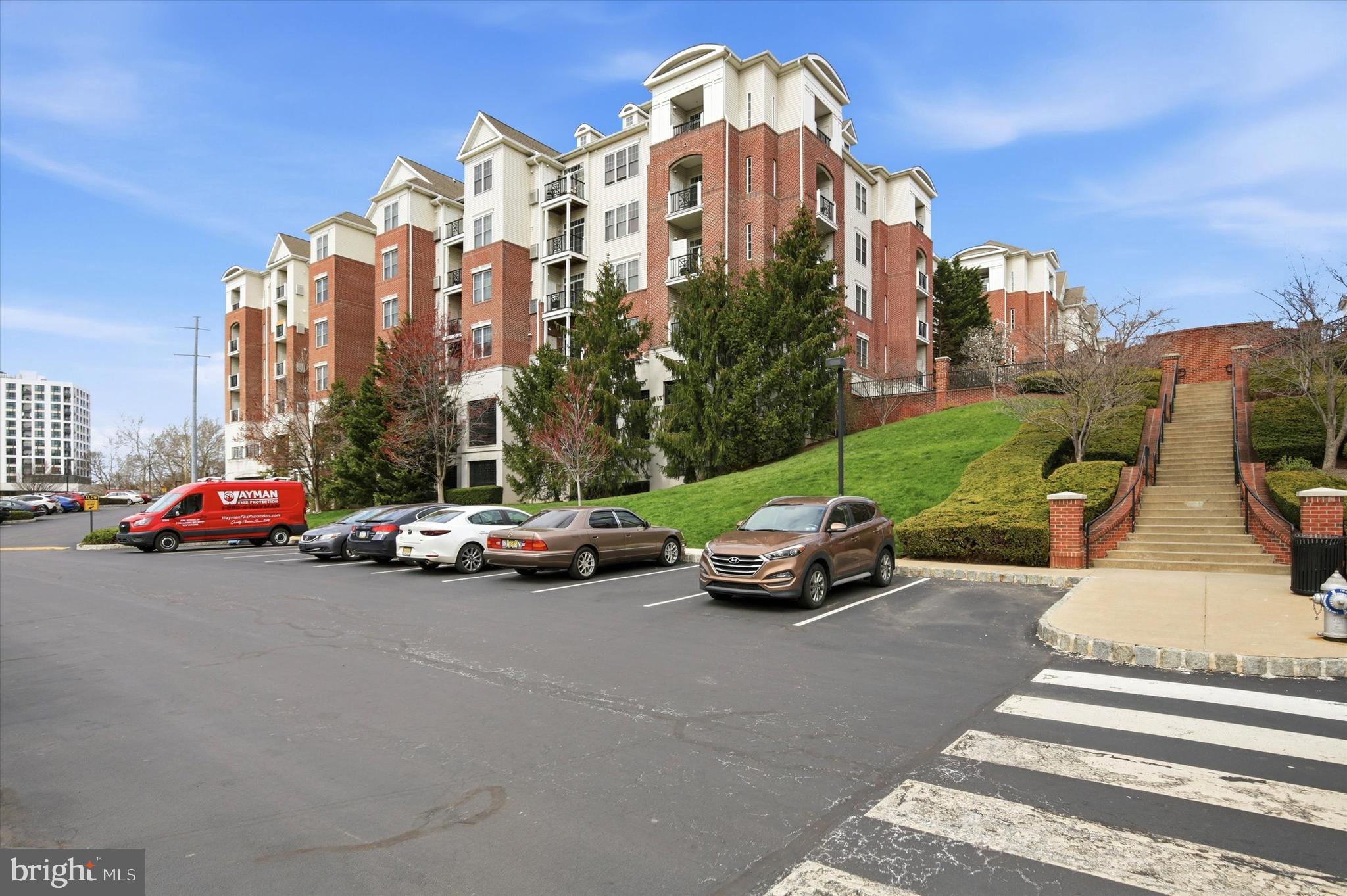 THE GRANDE AT RIVERVIEW - Residential