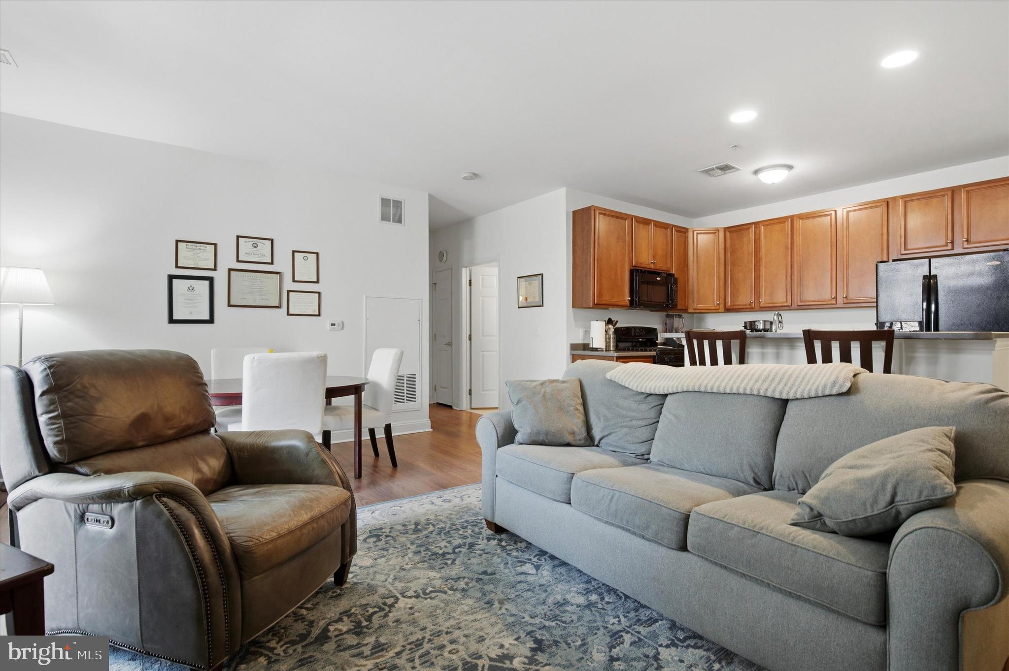 THE GRANDE AT RIVERVIEW - Residential