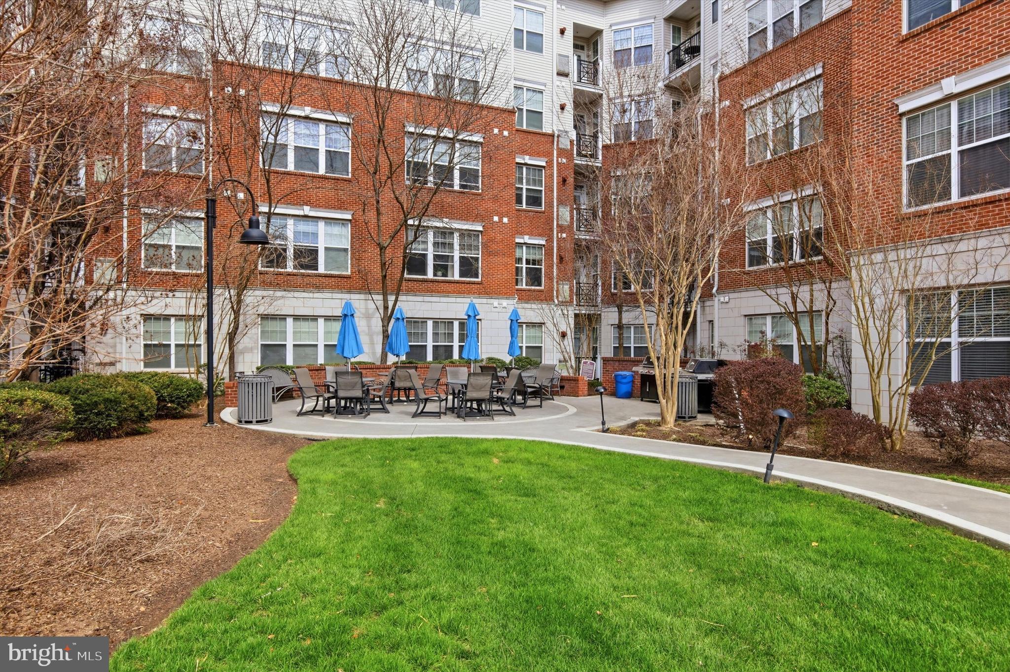 THE GRANDE AT RIVERVIEW - Residential