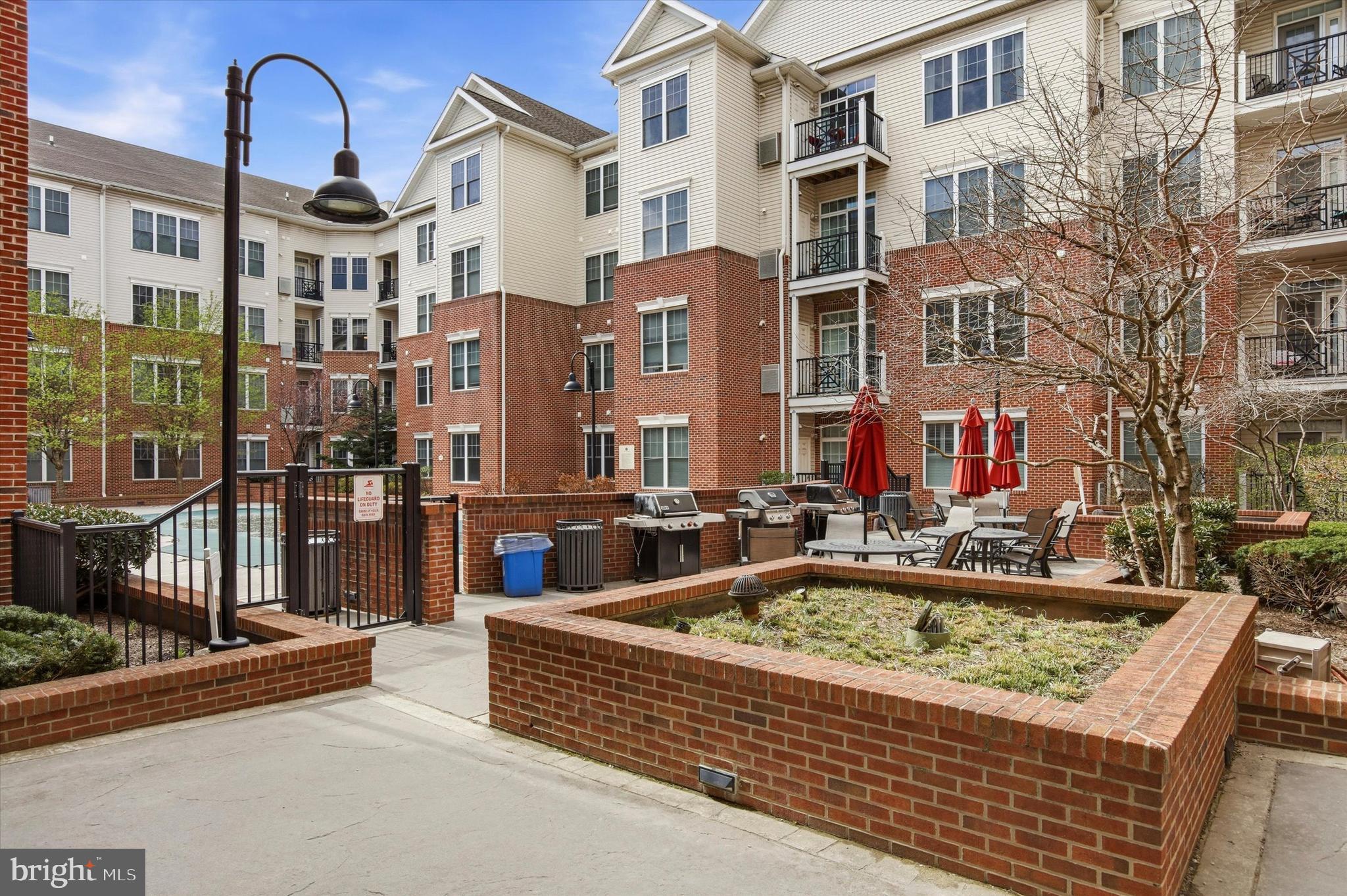 THE GRANDE AT RIVERVIEW - Residential