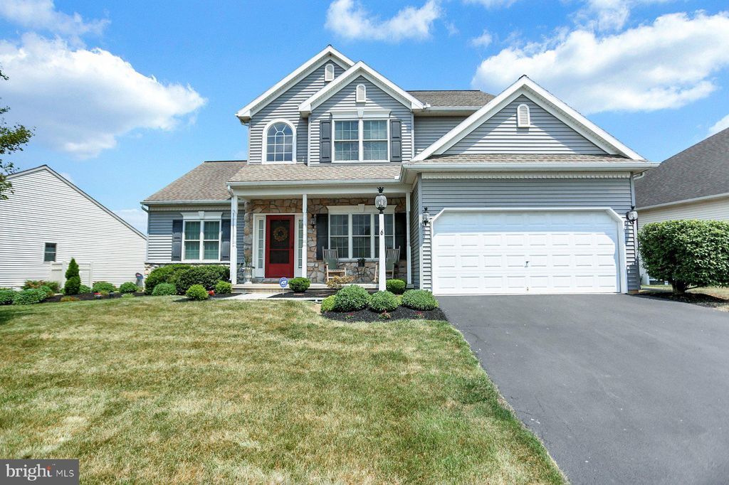 Photo of 6 BLOOMFIELD DR, EPHRATA, PA 17522 (MLS # PALA2035960)