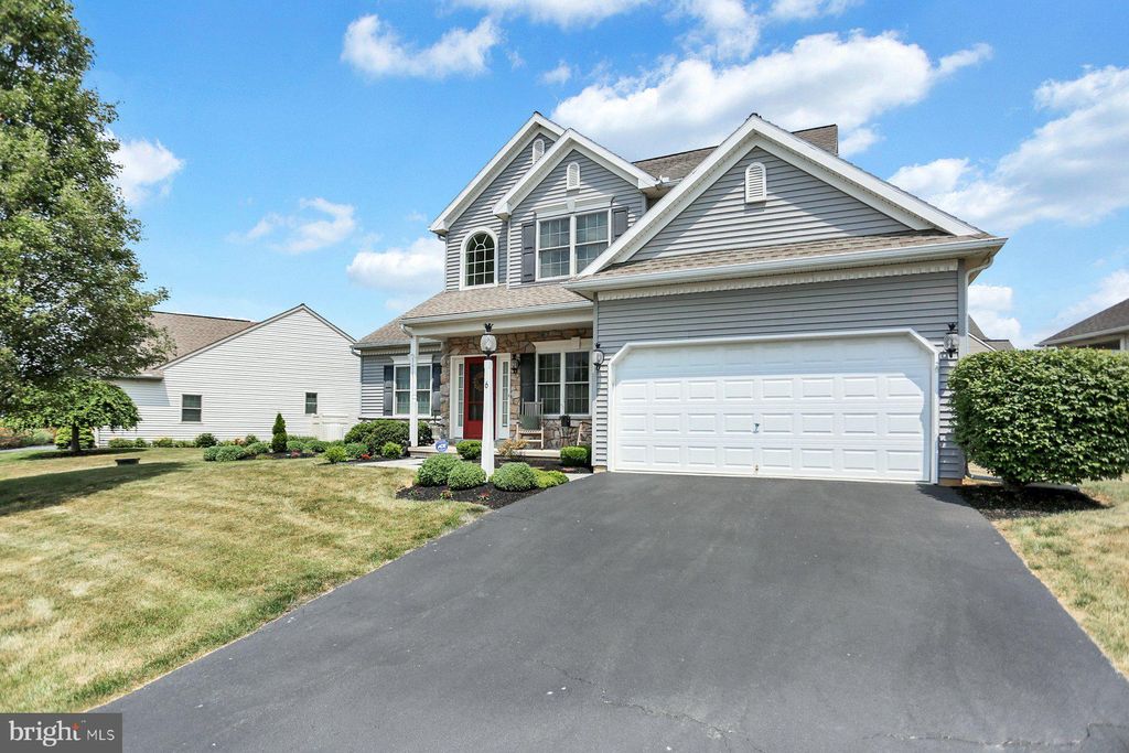 Photo of 6 BLOOMFIELD DR, EPHRATA, PA 17522 (MLS # PALA2035960)