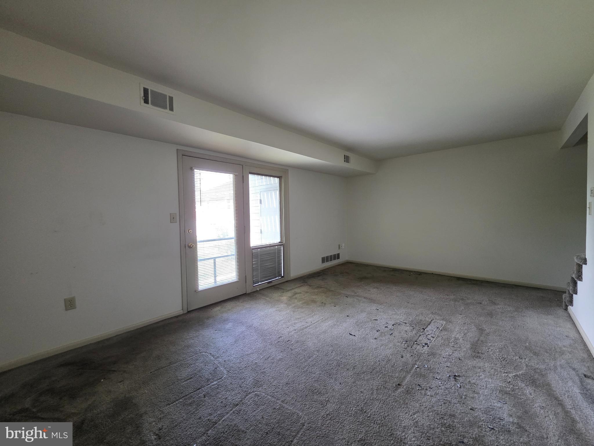 543 CLOVERBROOK DRIVE