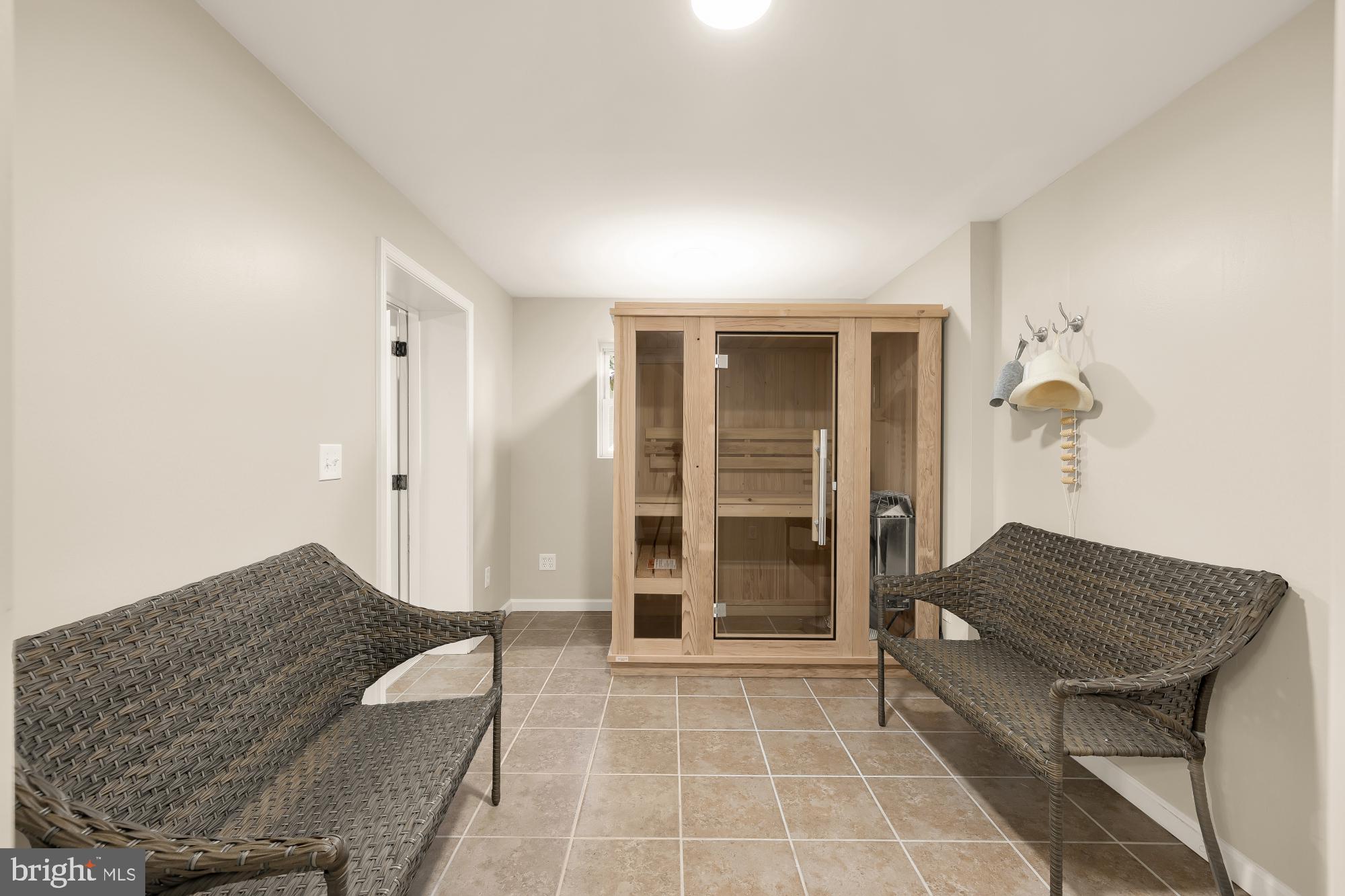 BROAD RUN FARMS - Residential