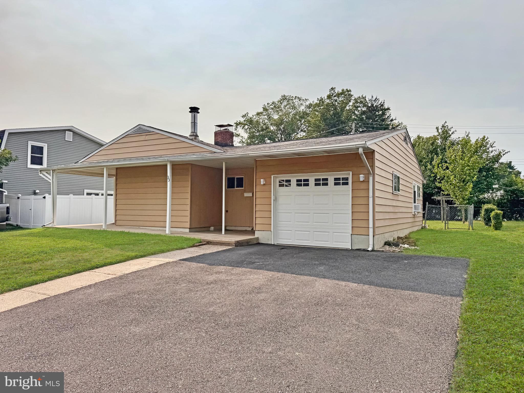 Photo 1 of 30 — 33 TWISTING LANE, LEVITTOWN, PA 19054
