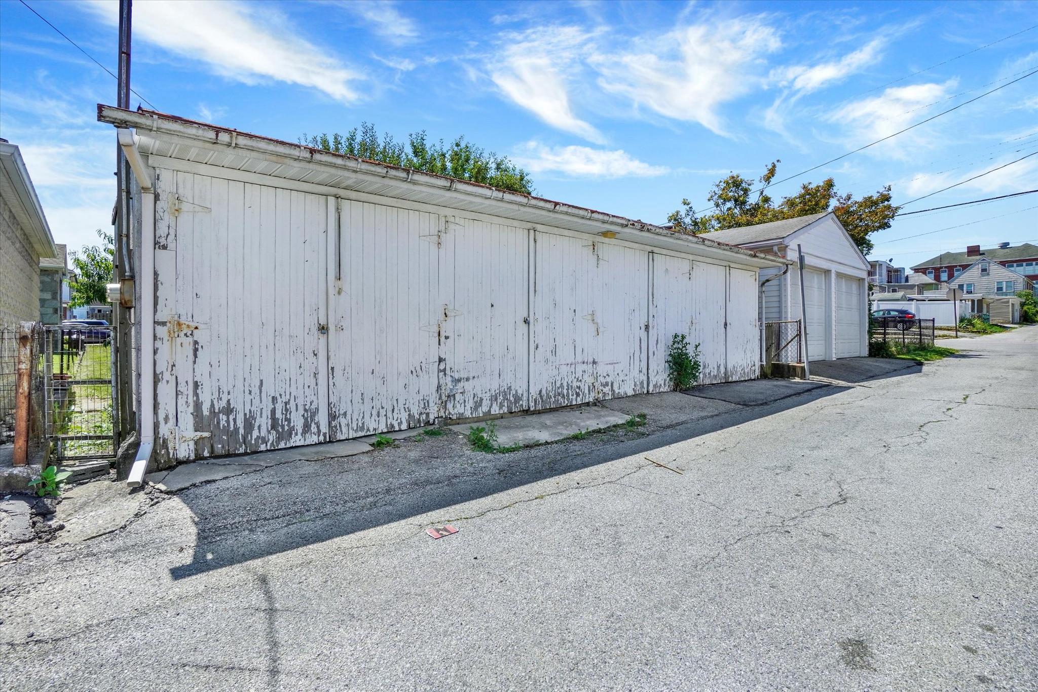 1291 W POPLAR STREET