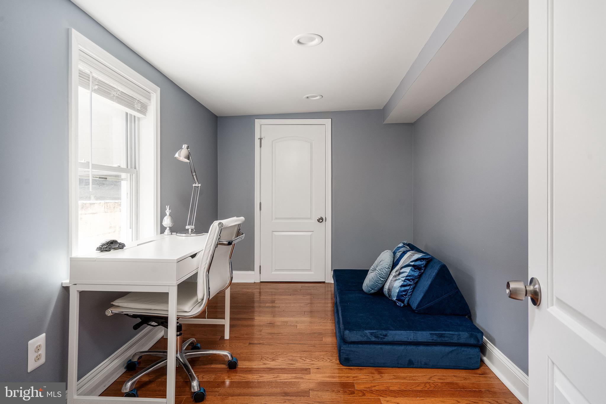 LITTLE ITALY - Residential Lease