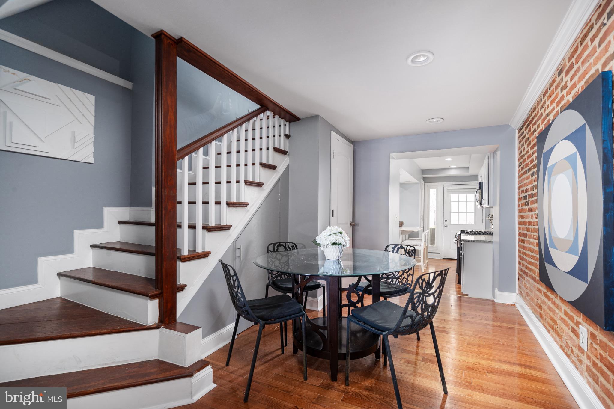 LITTLE ITALY - Residential Lease