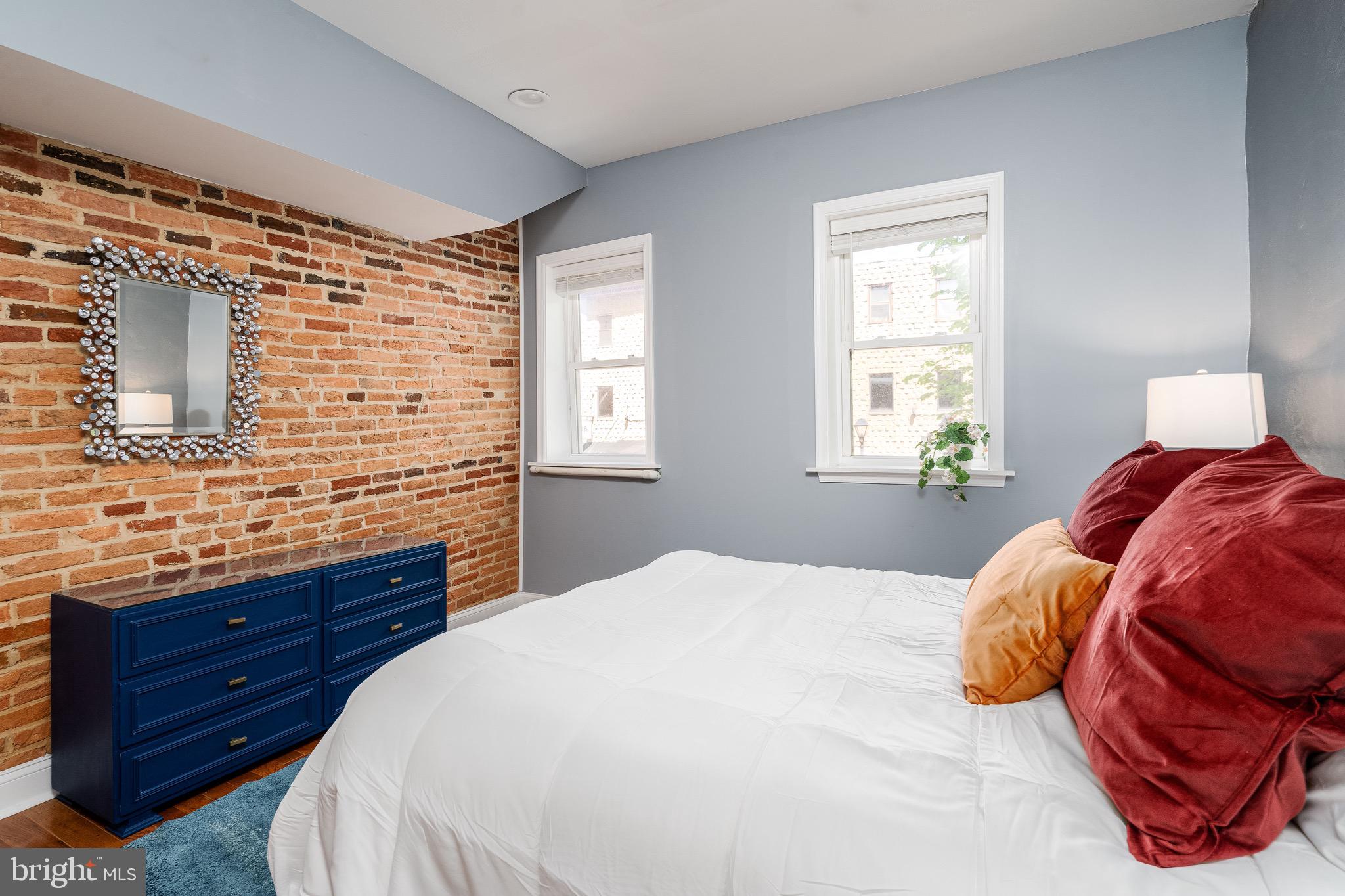 LITTLE ITALY - Residential Lease