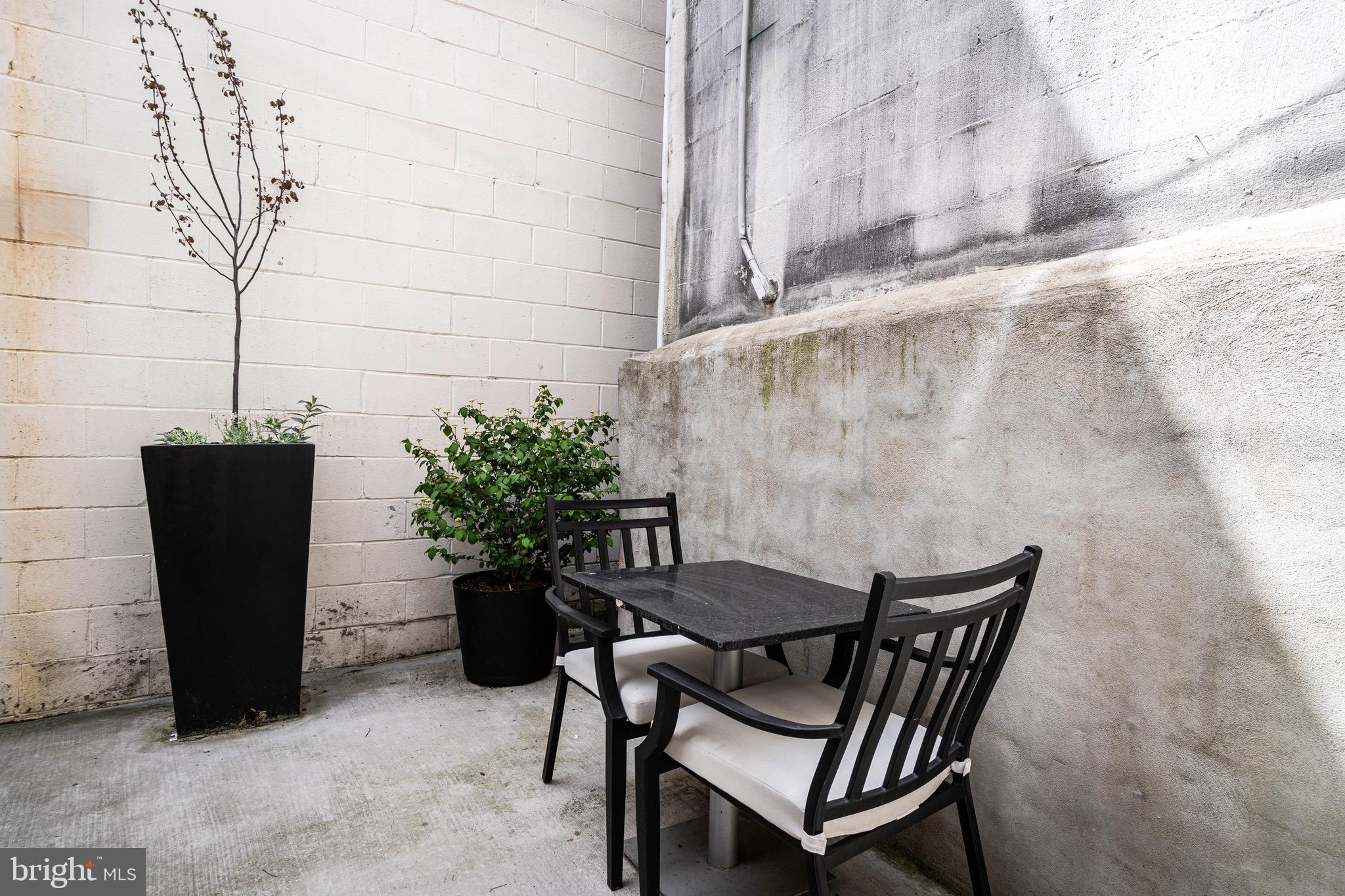 LITTLE ITALY - Residential Lease