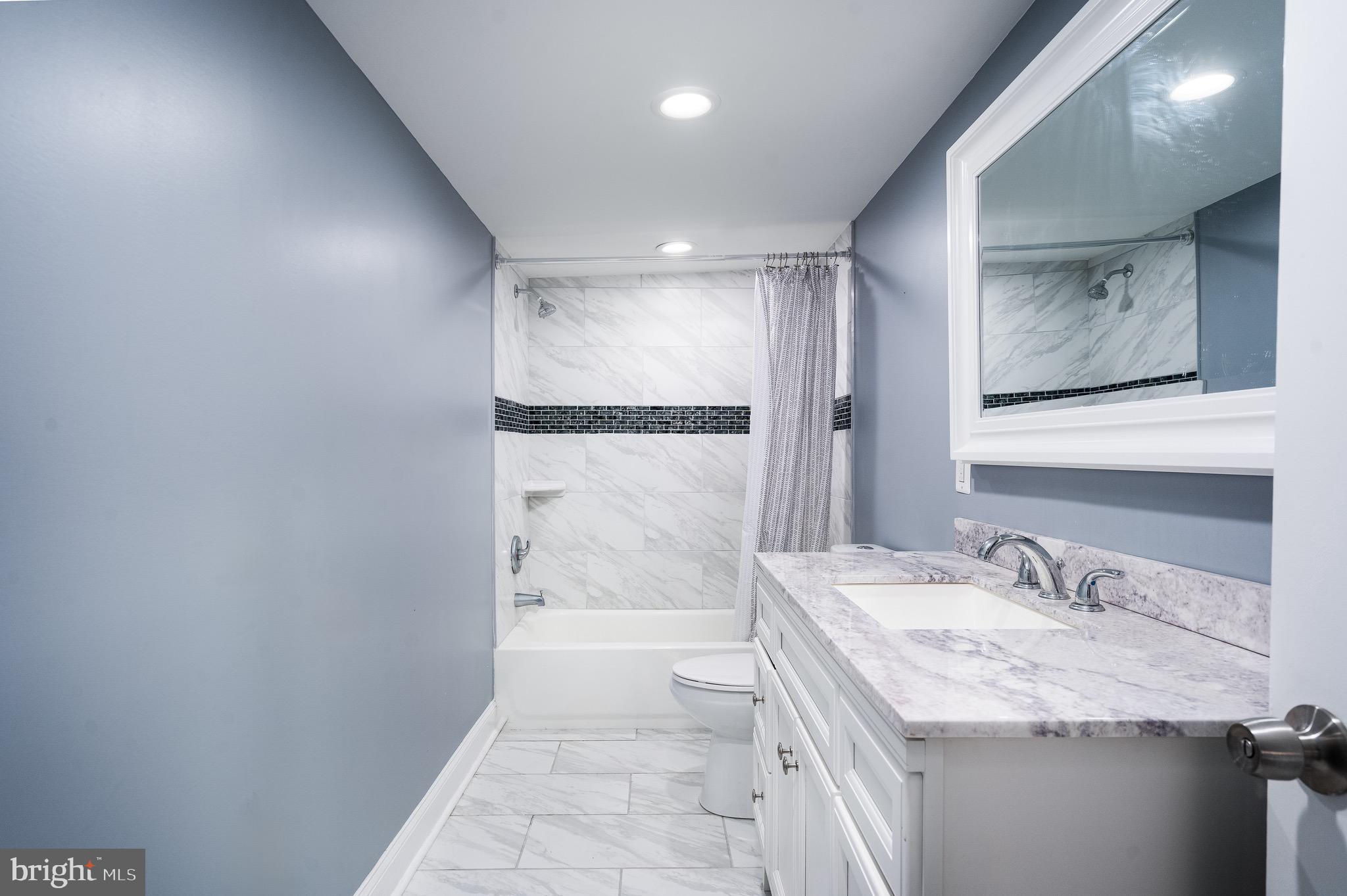 LITTLE ITALY - Residential Lease