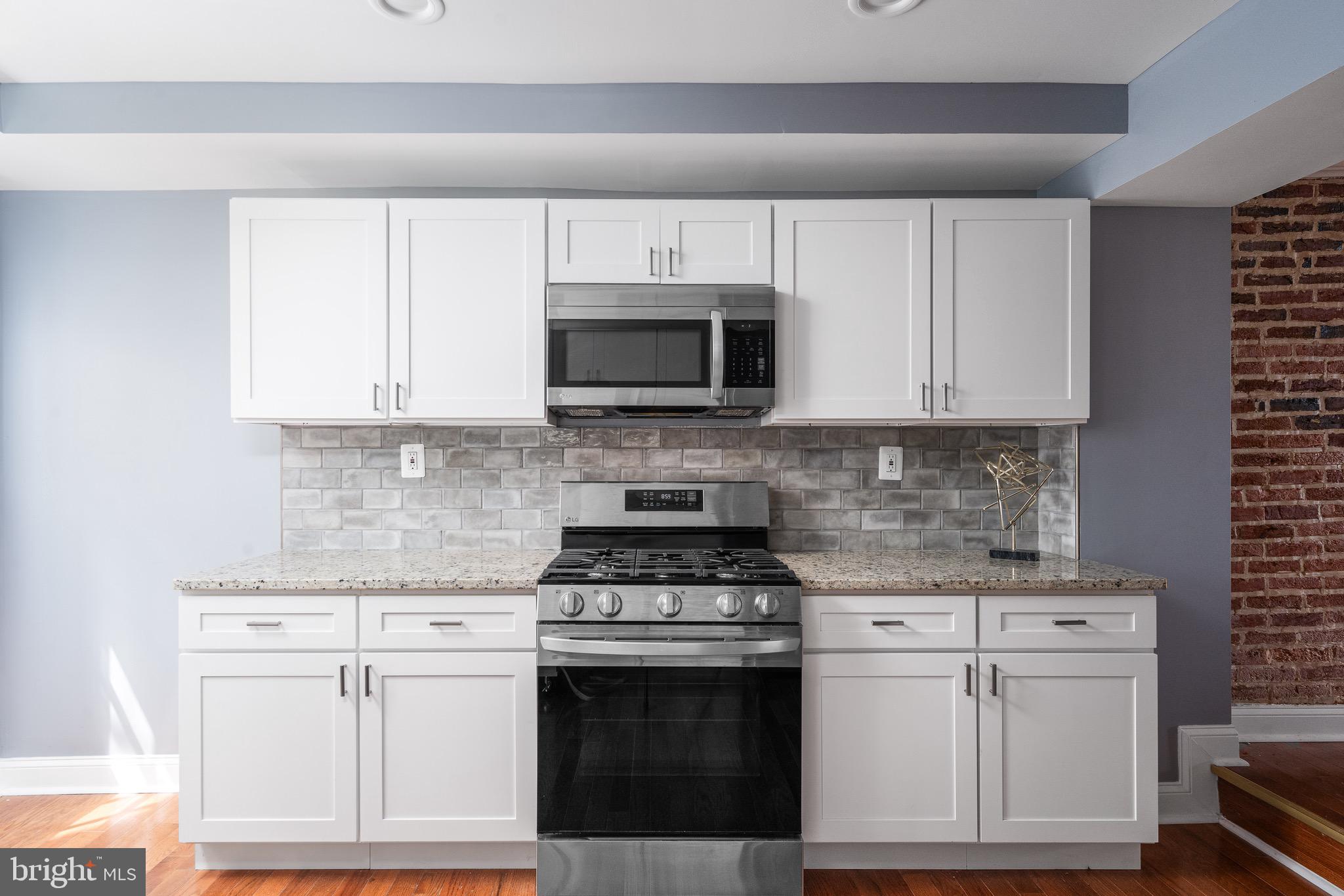 LITTLE ITALY - Residential Lease