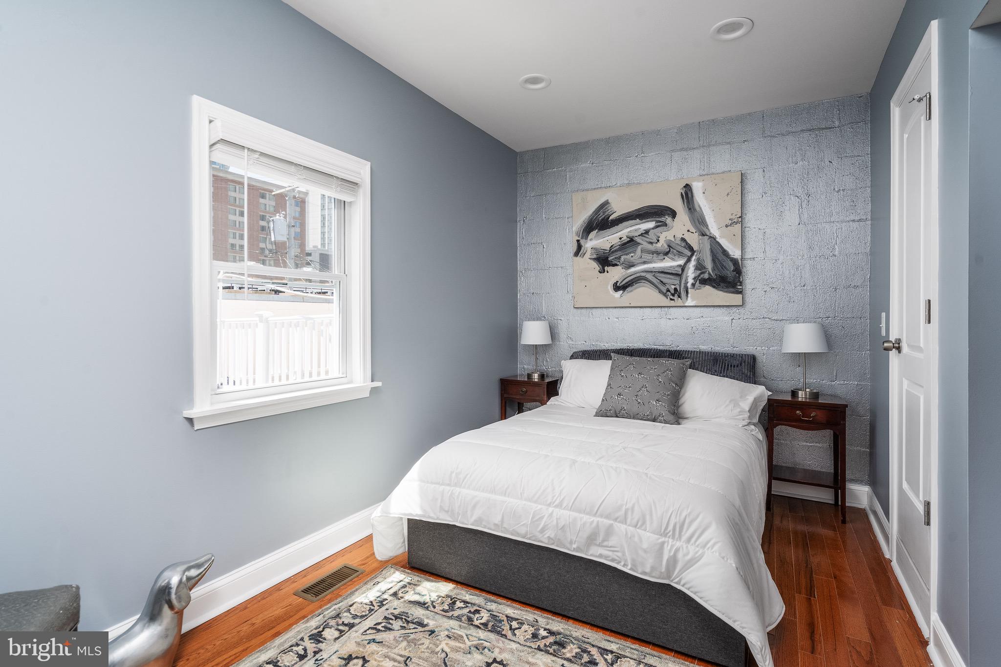 LITTLE ITALY - Residential Lease