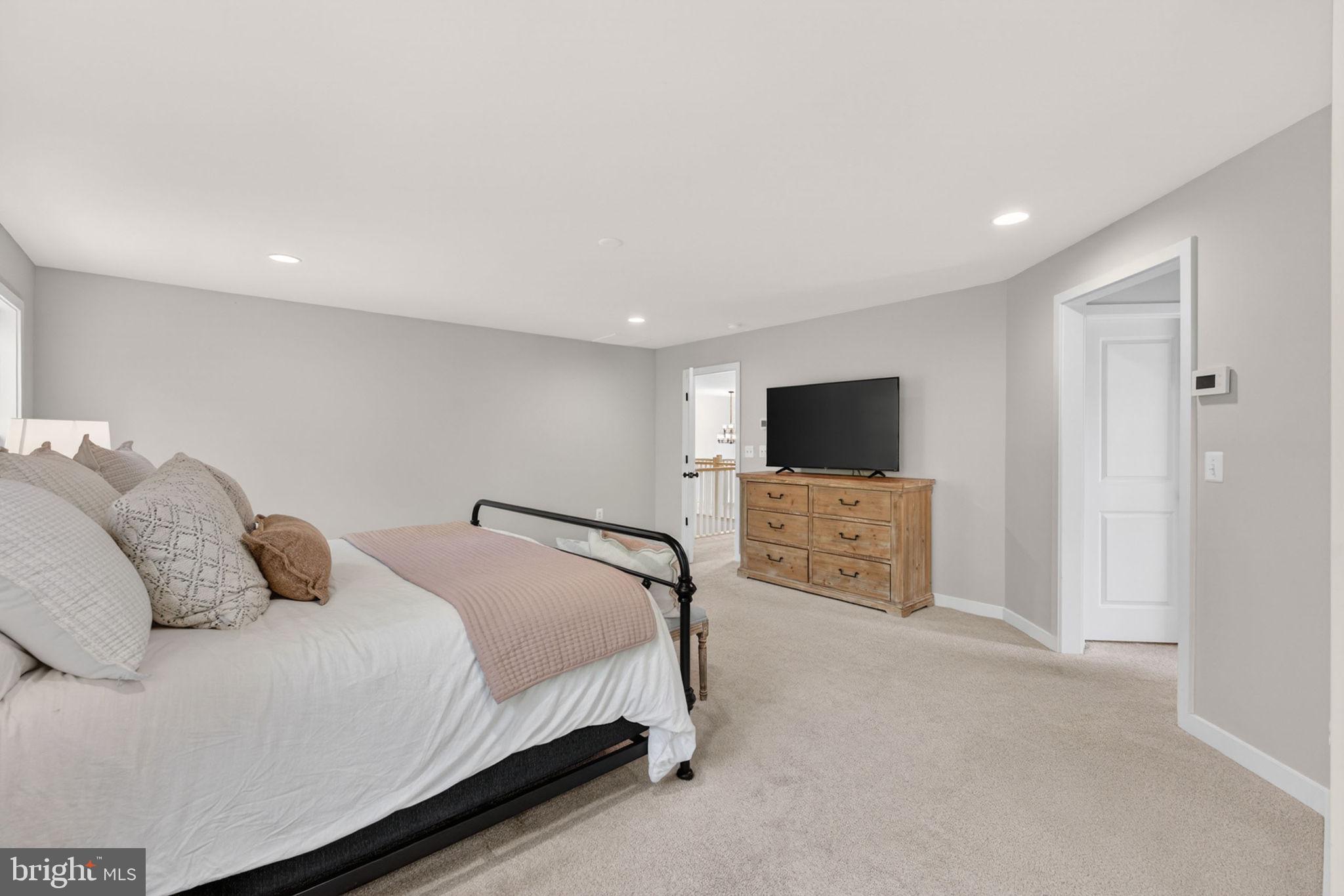 THE RESERVE AT FALLEN OAKS - Residential