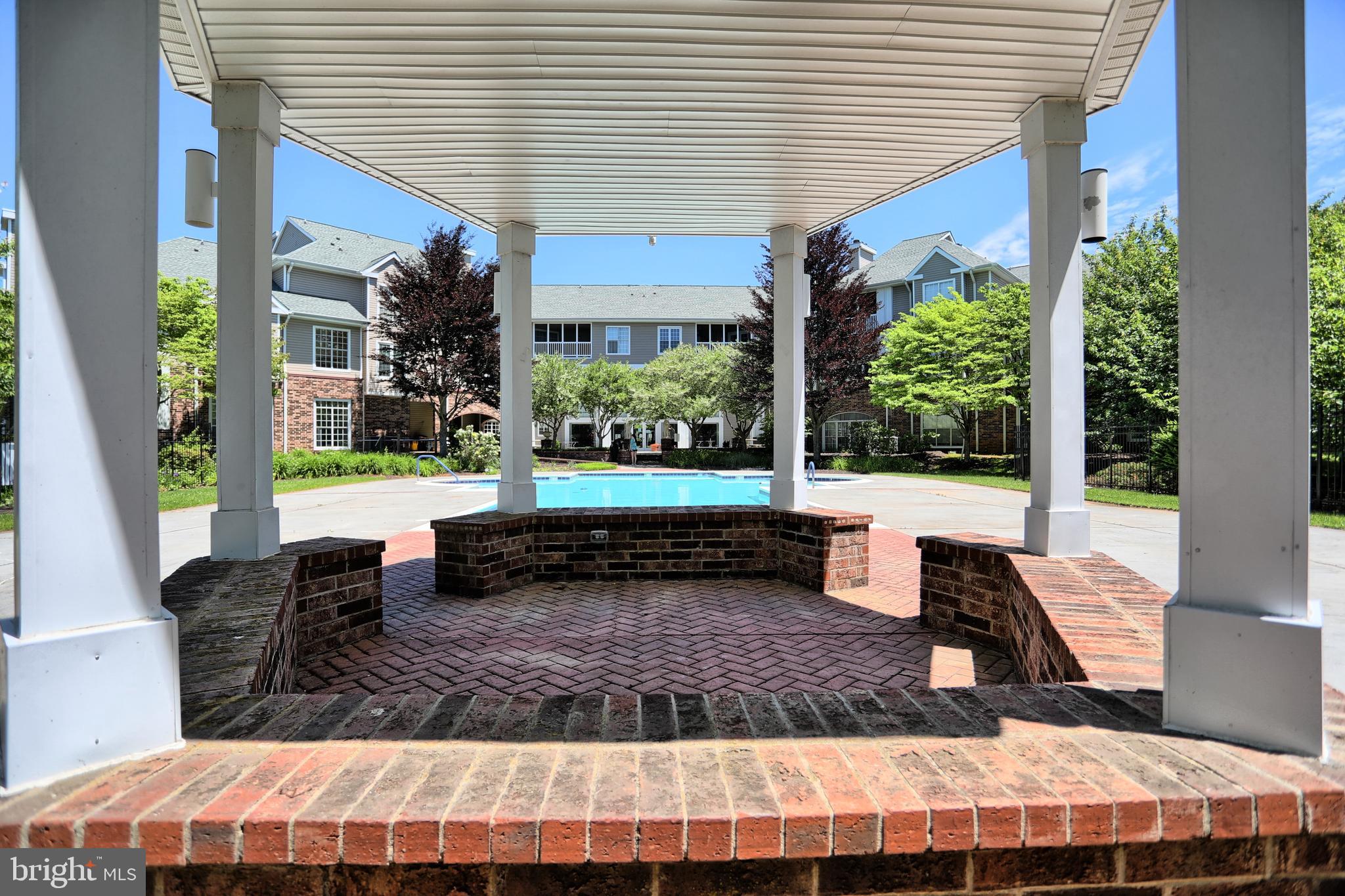 ENGLISH COUNTRY MANOR - Residential