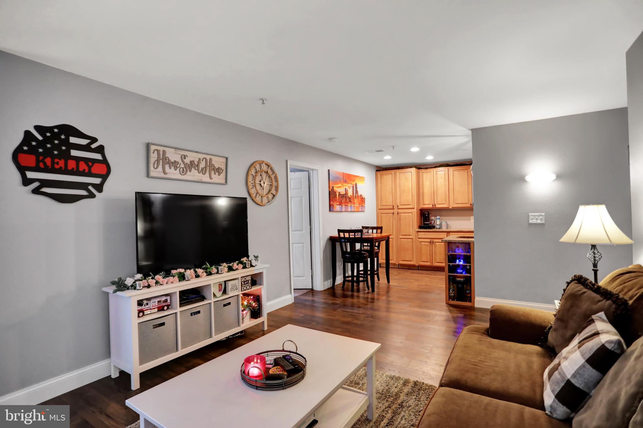 ENGLISH COUNTRY MANOR - Residential