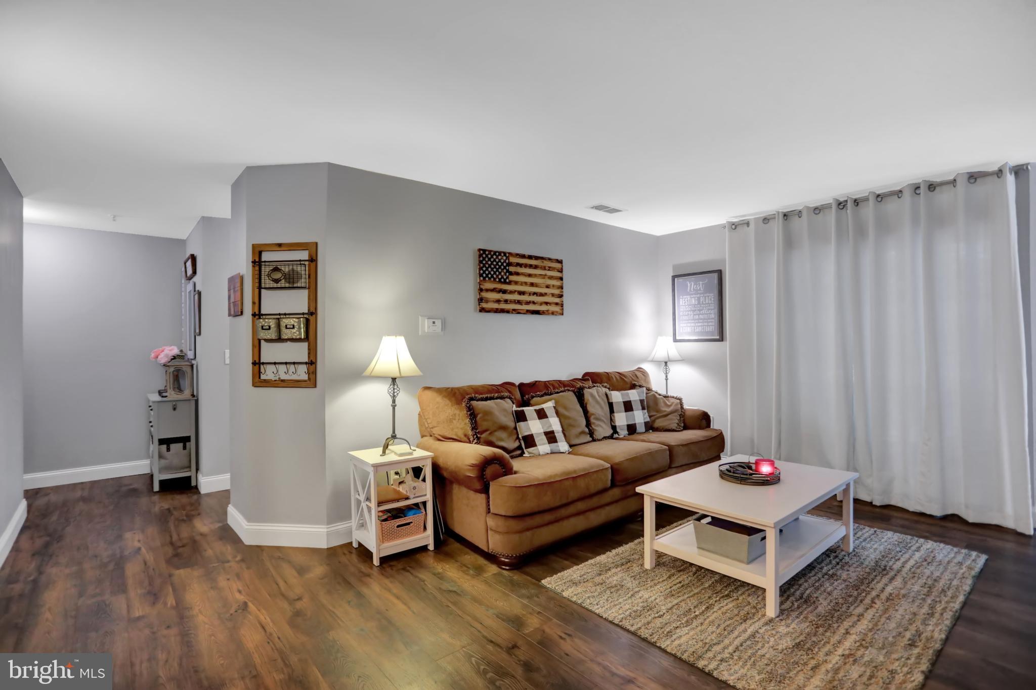 ENGLISH COUNTRY MANOR - Residential