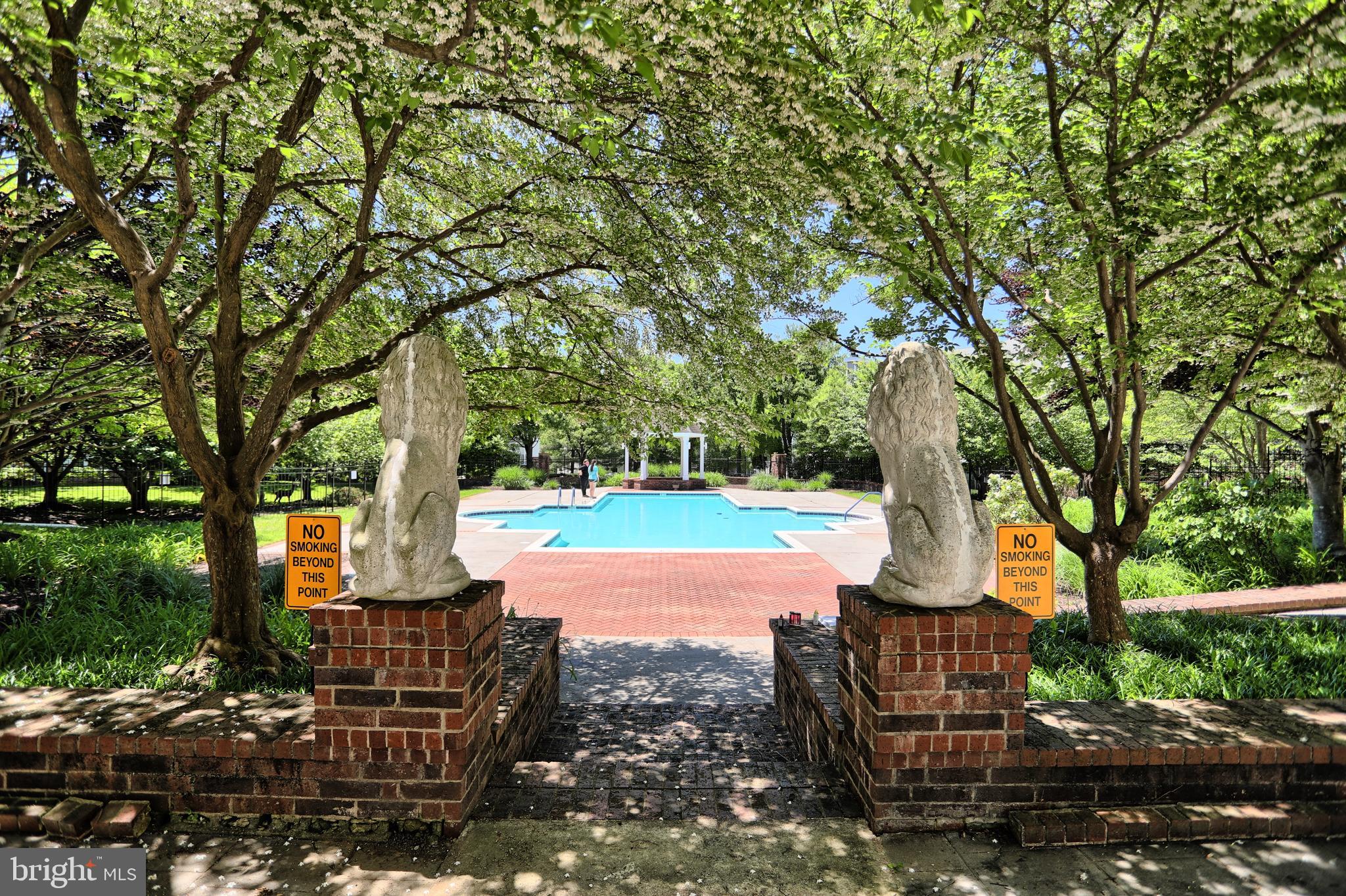 ENGLISH COUNTRY MANOR - Residential