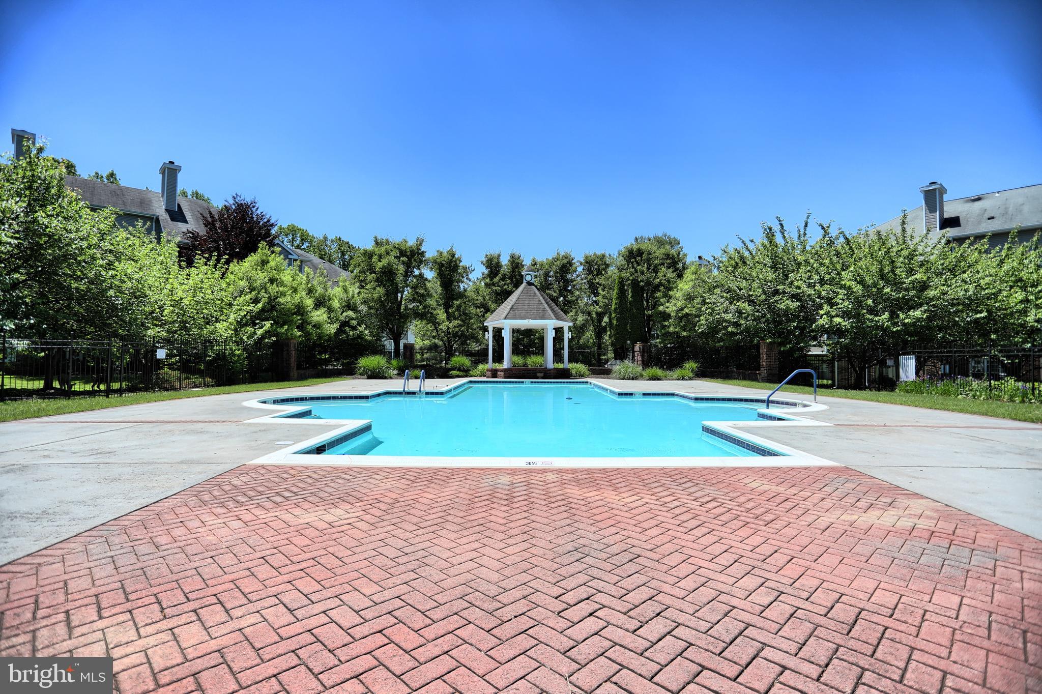 ENGLISH COUNTRY MANOR - Residential