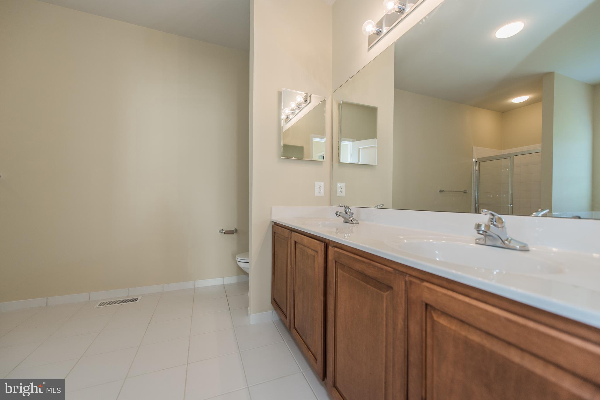 THE LAKES AT MARTINSBURG - Residential