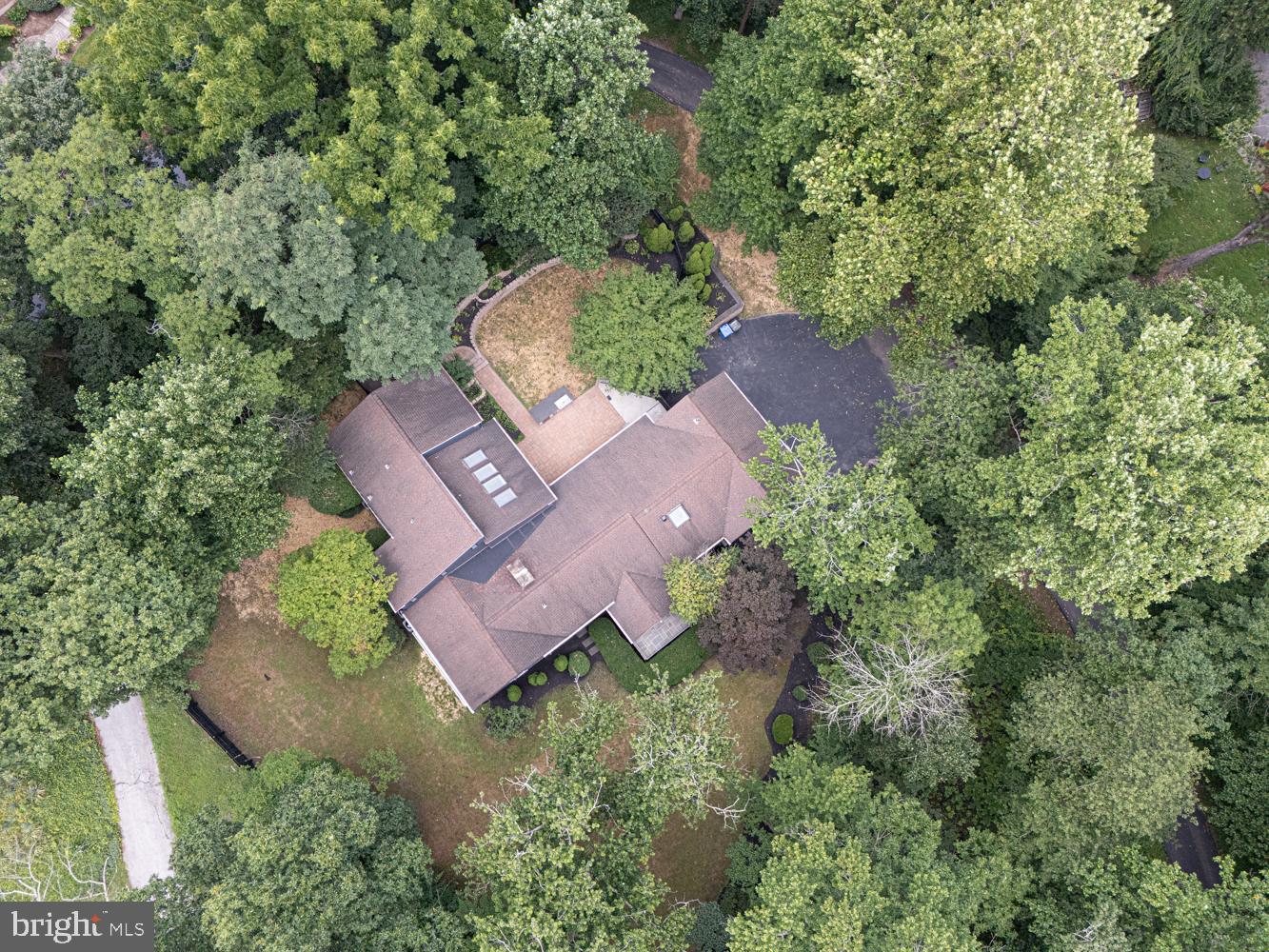 117 W POSSUM HOLLOW ROAD