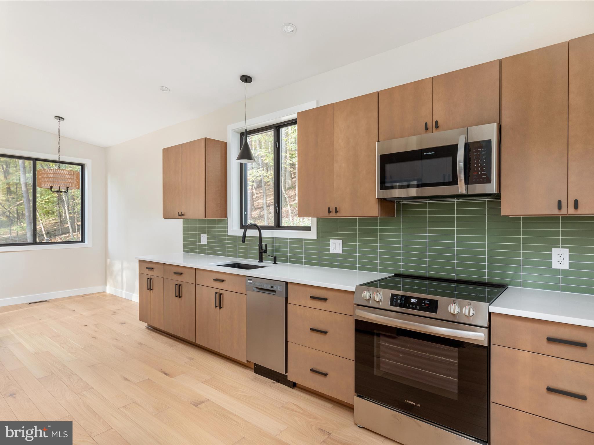 715 TIMBERLINE DRIVE